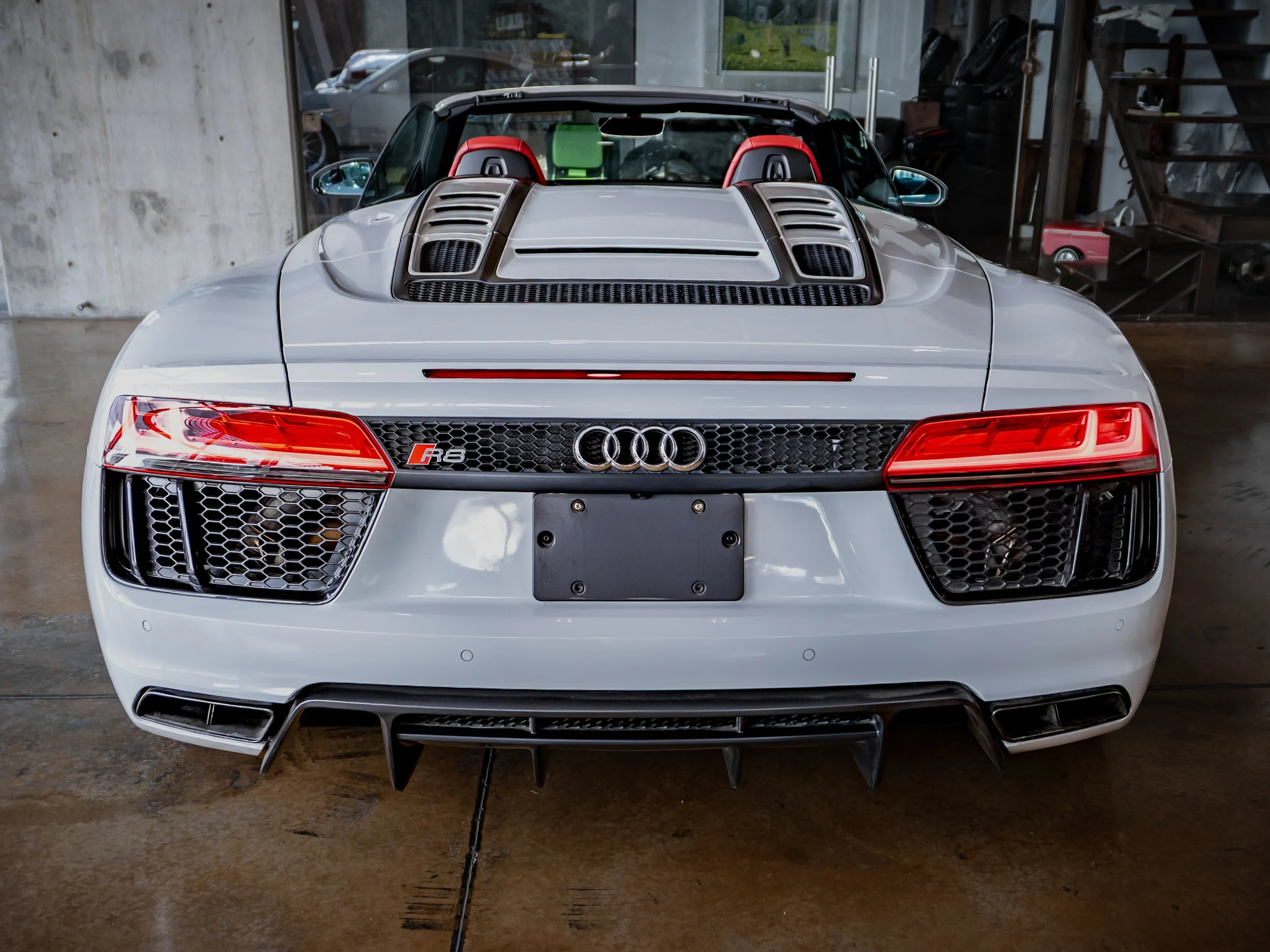 Audi R8-19.jpg