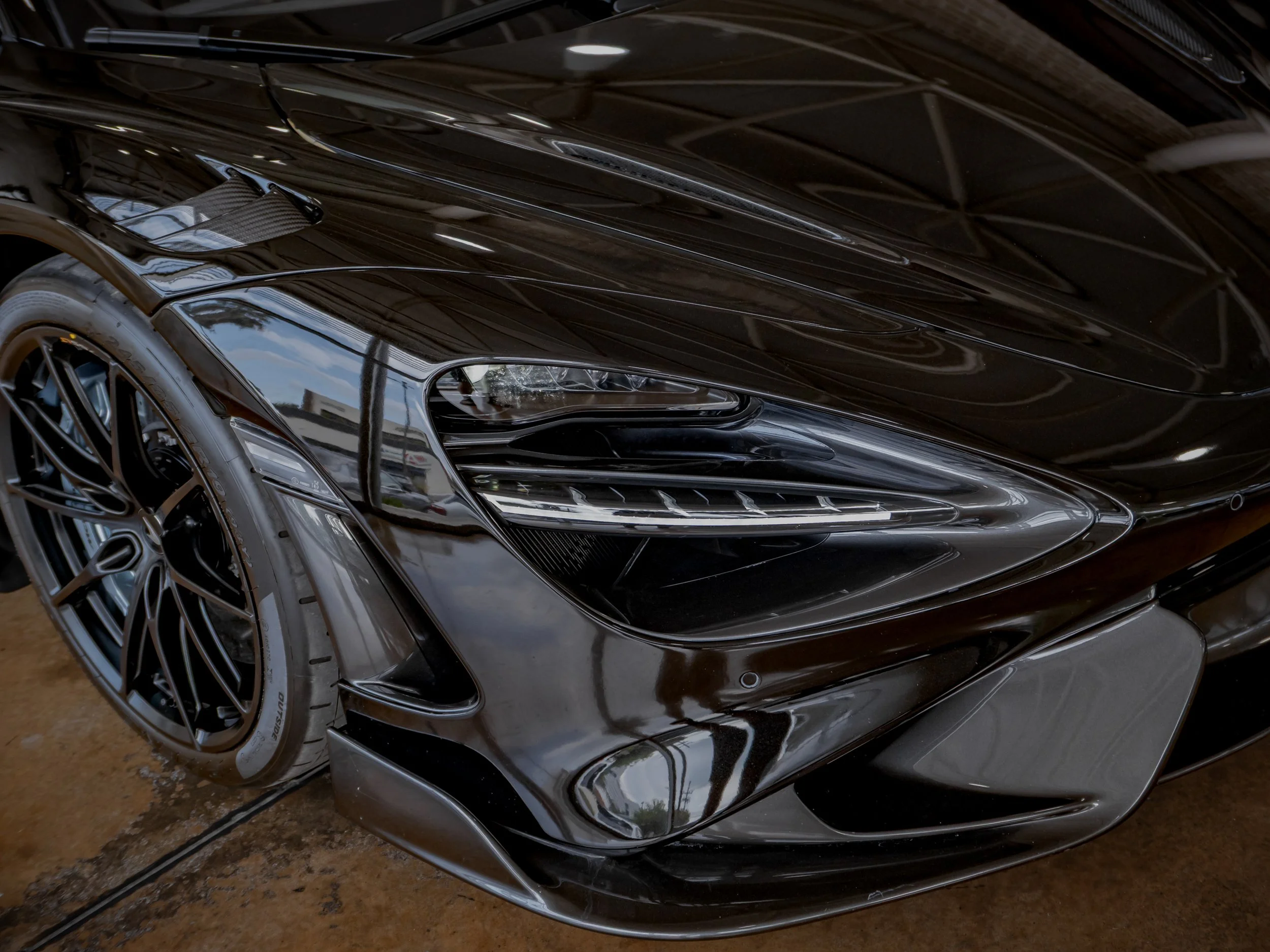 McLaren 765LT-12.jpg