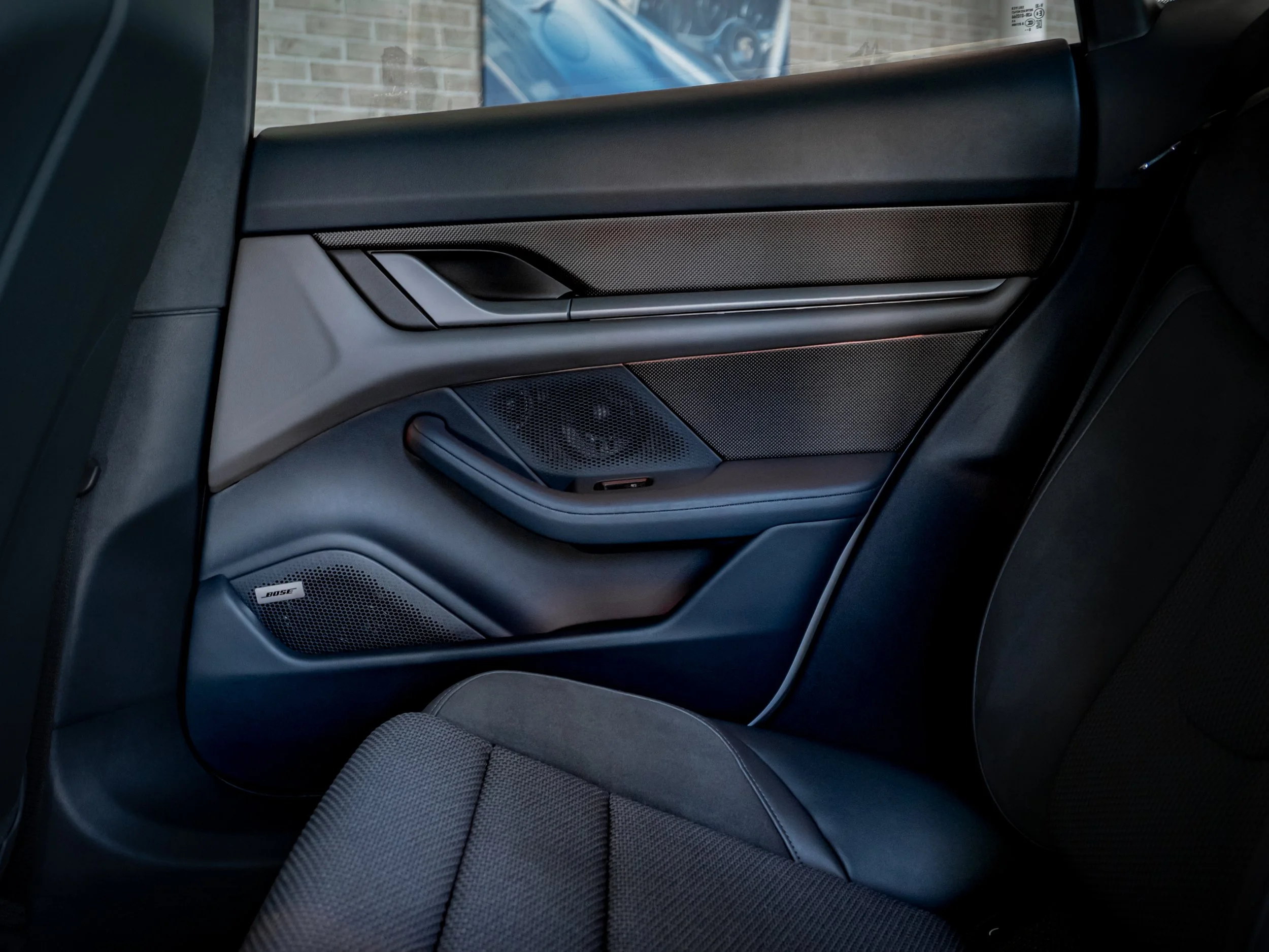 Porsche Taycan-19.jpg