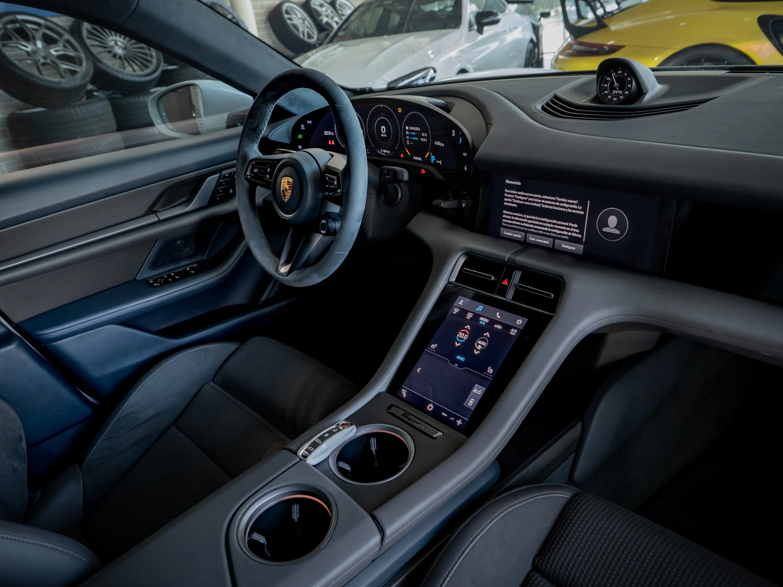 Porsche Taycan-8.jpg