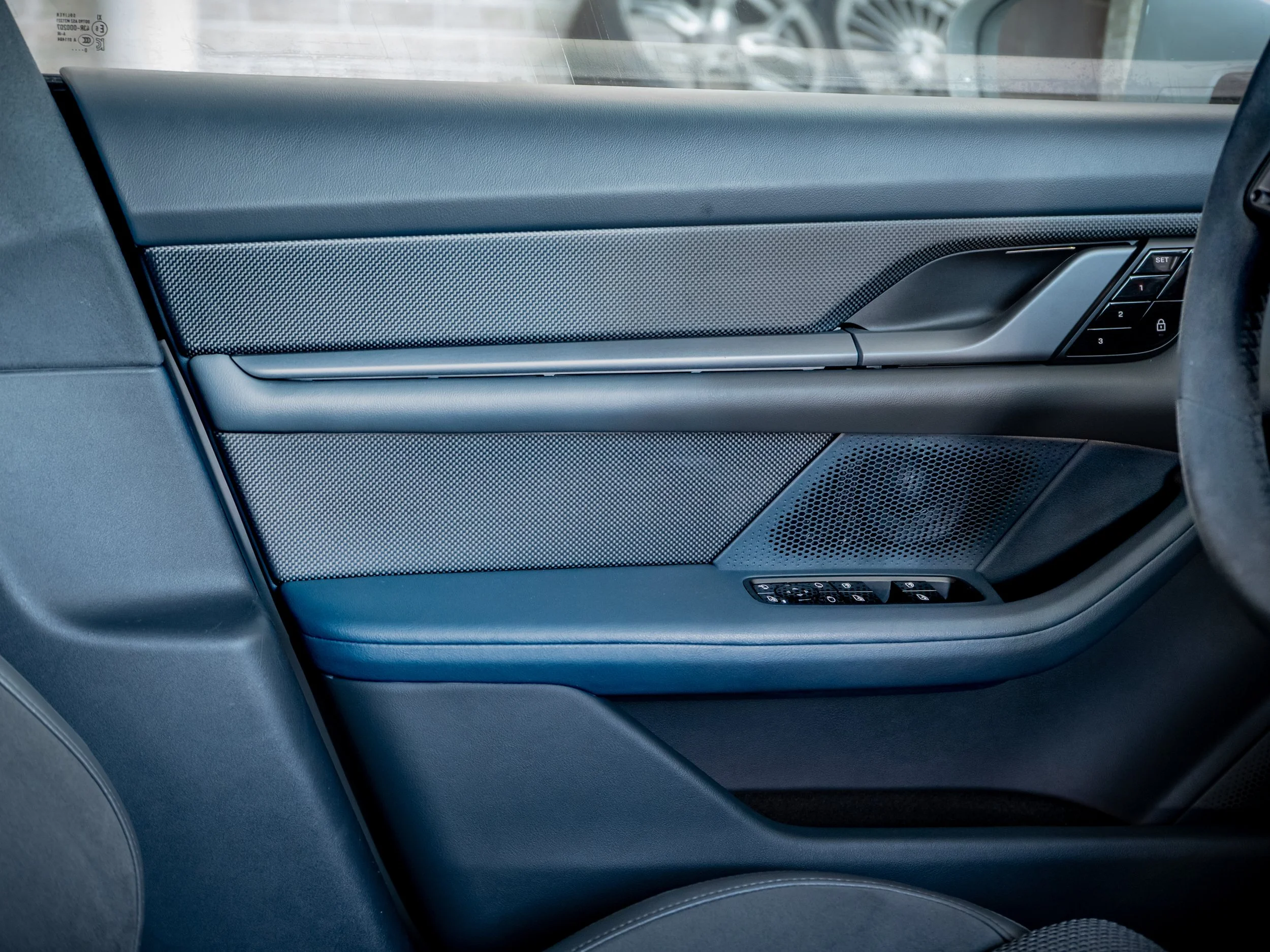 Porsche Taycan-11.jpg