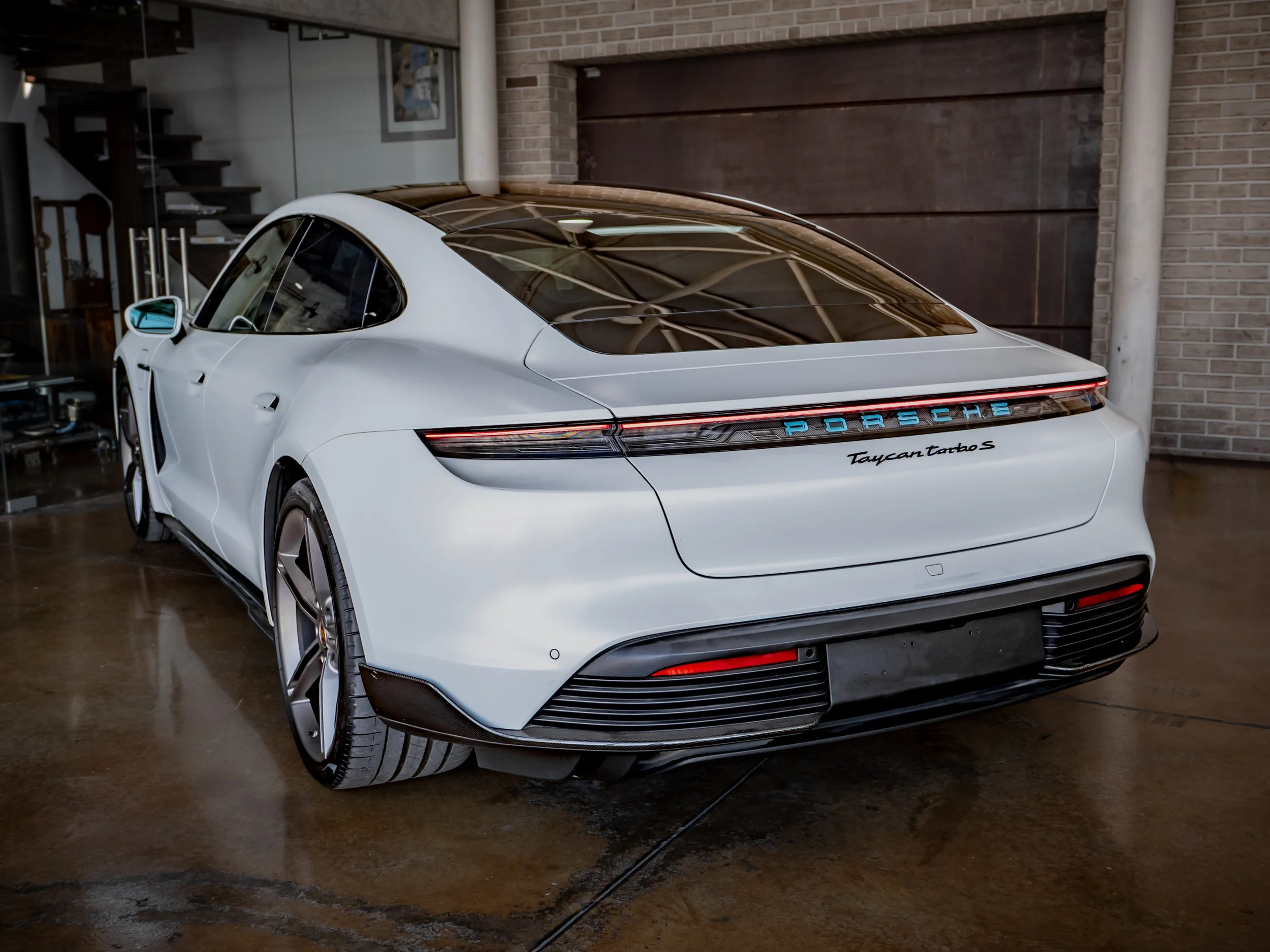 Porsche Taycan-13.jpg