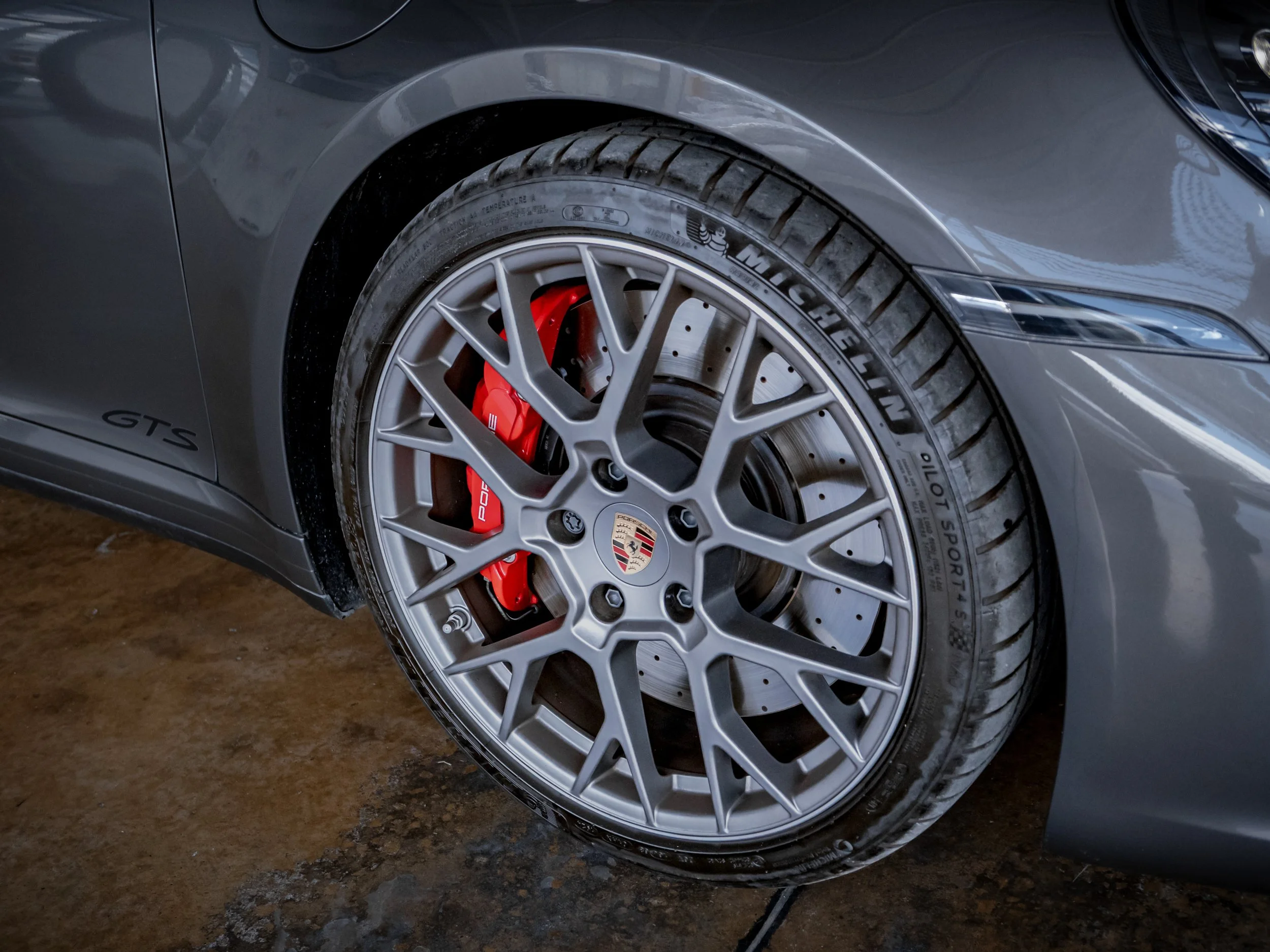 Porsche Targa GTS Gris-4.jpg