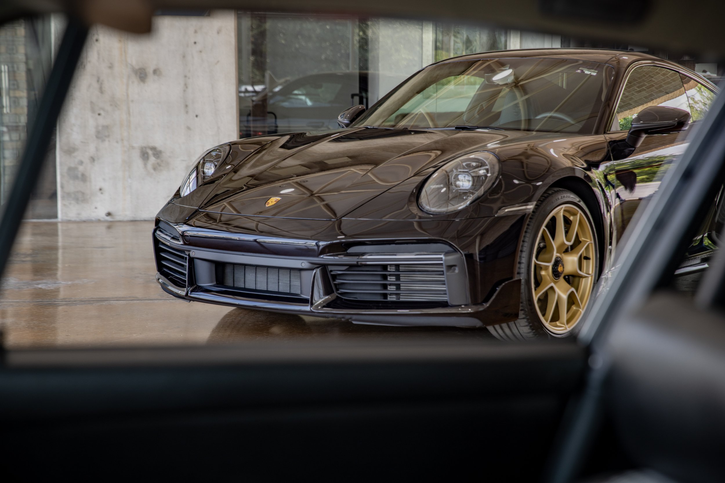 Porsche 911 Turbo S Negro-1.jpg
