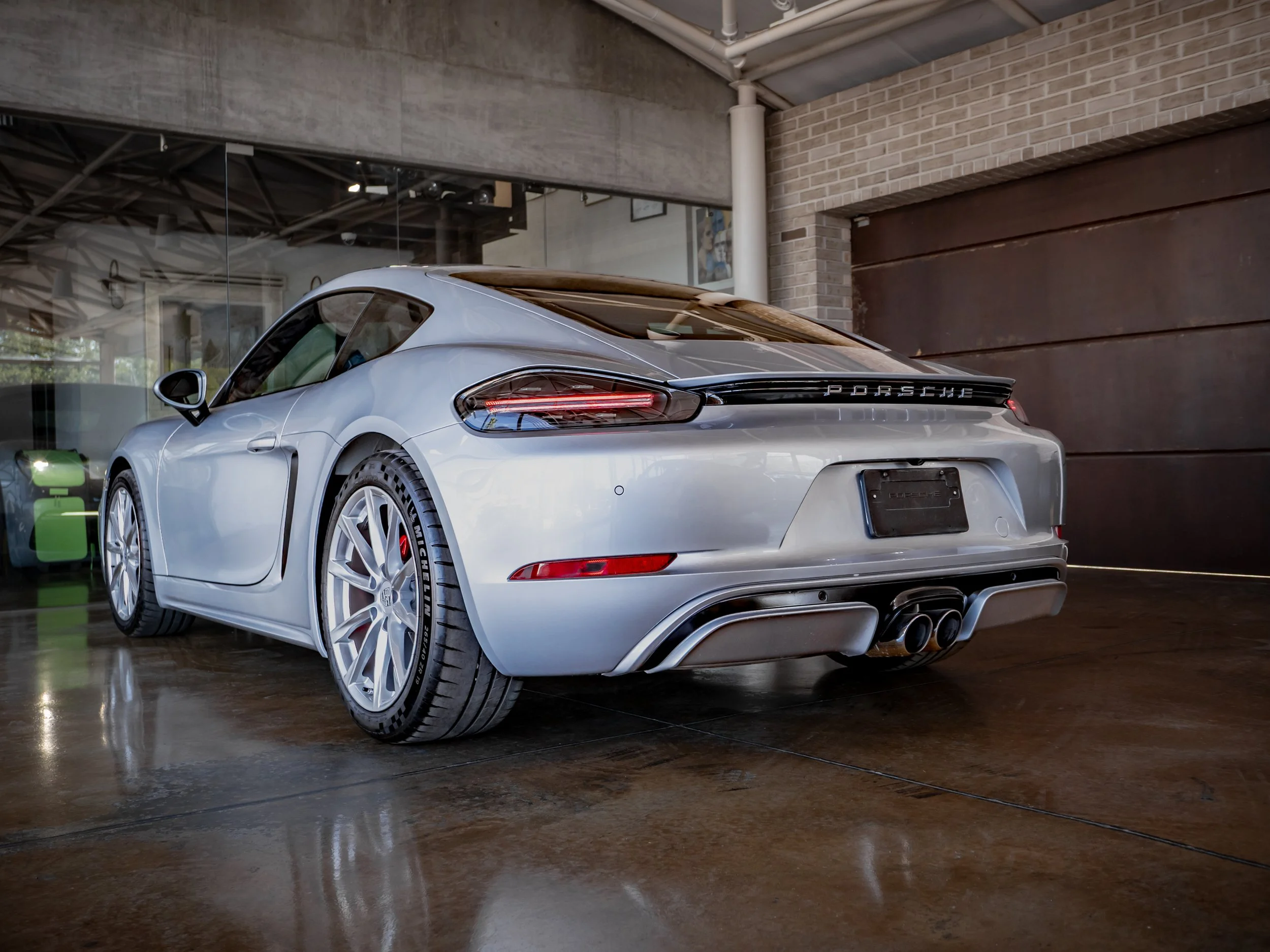 Porsche Cayman-14.jpg