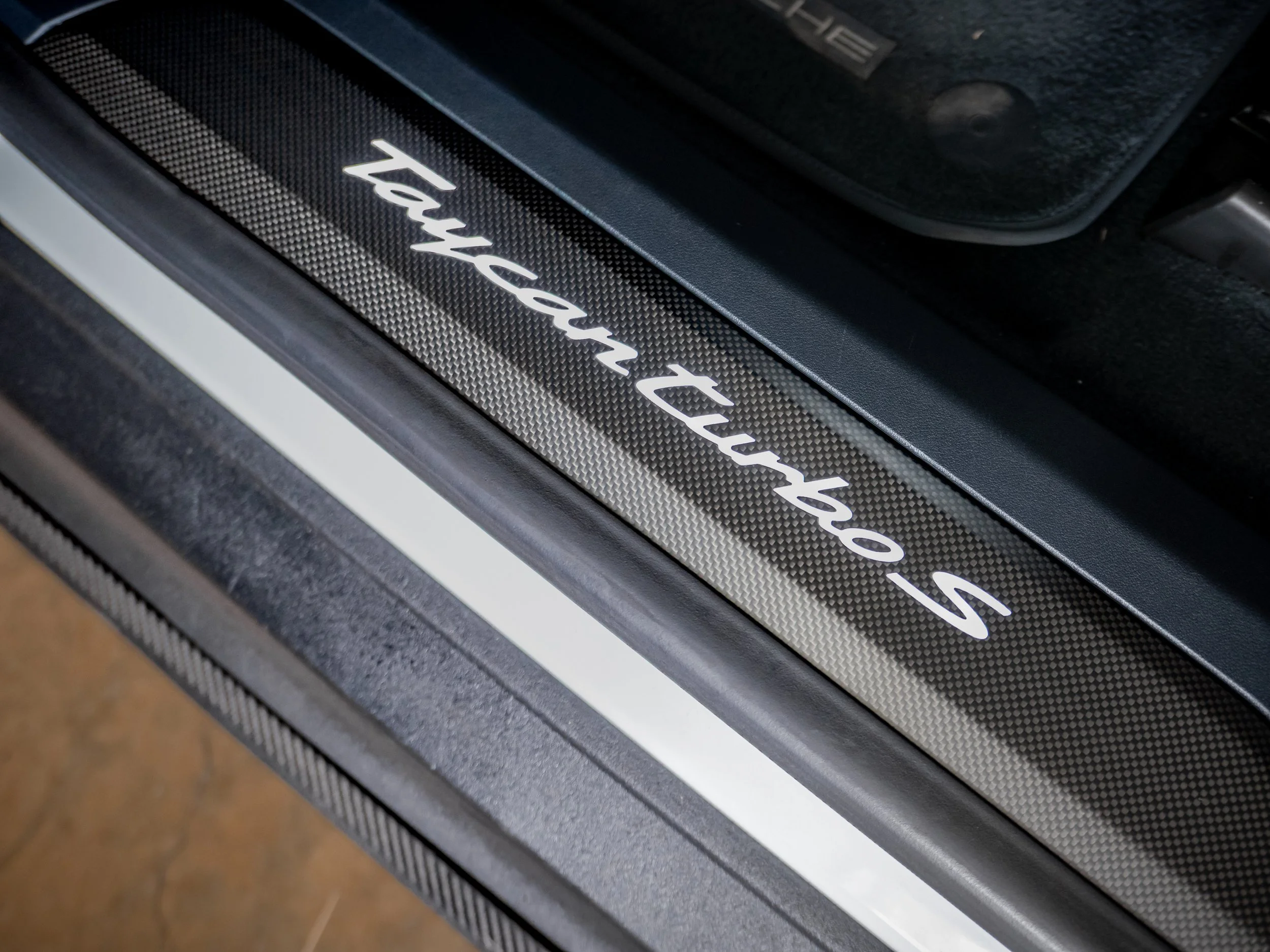 Porsche Taycan-22.jpg