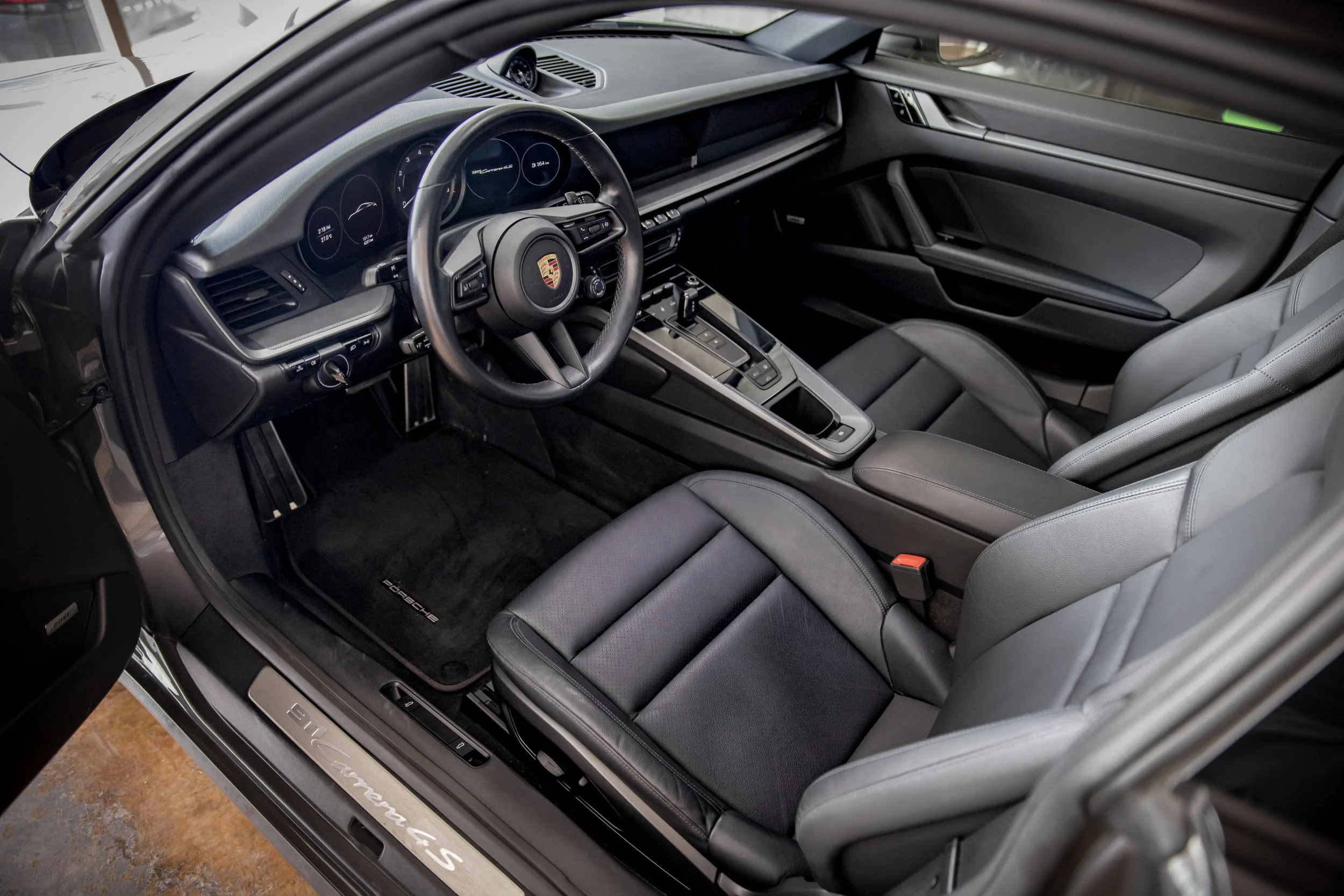 Porsche 911 Carrera-16.jpg