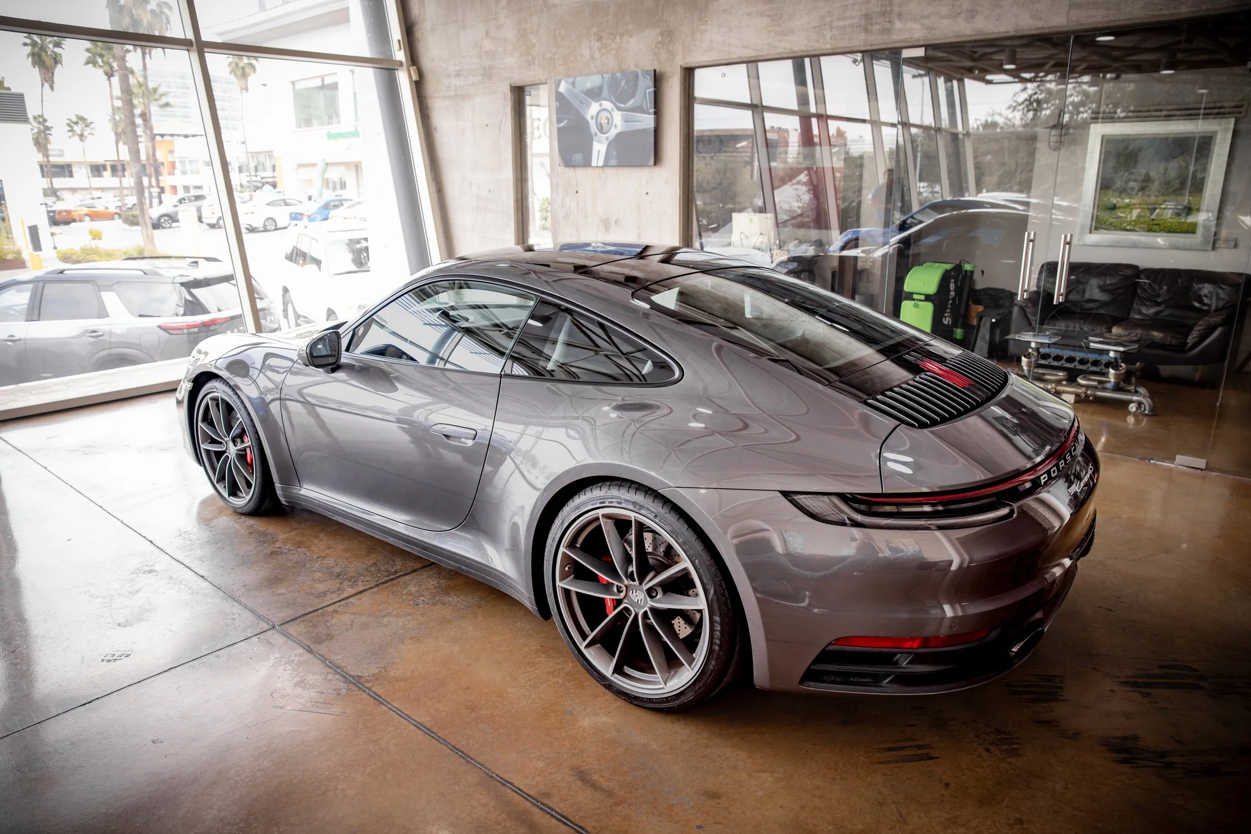 Porsche 911 Carrera-13.jpg