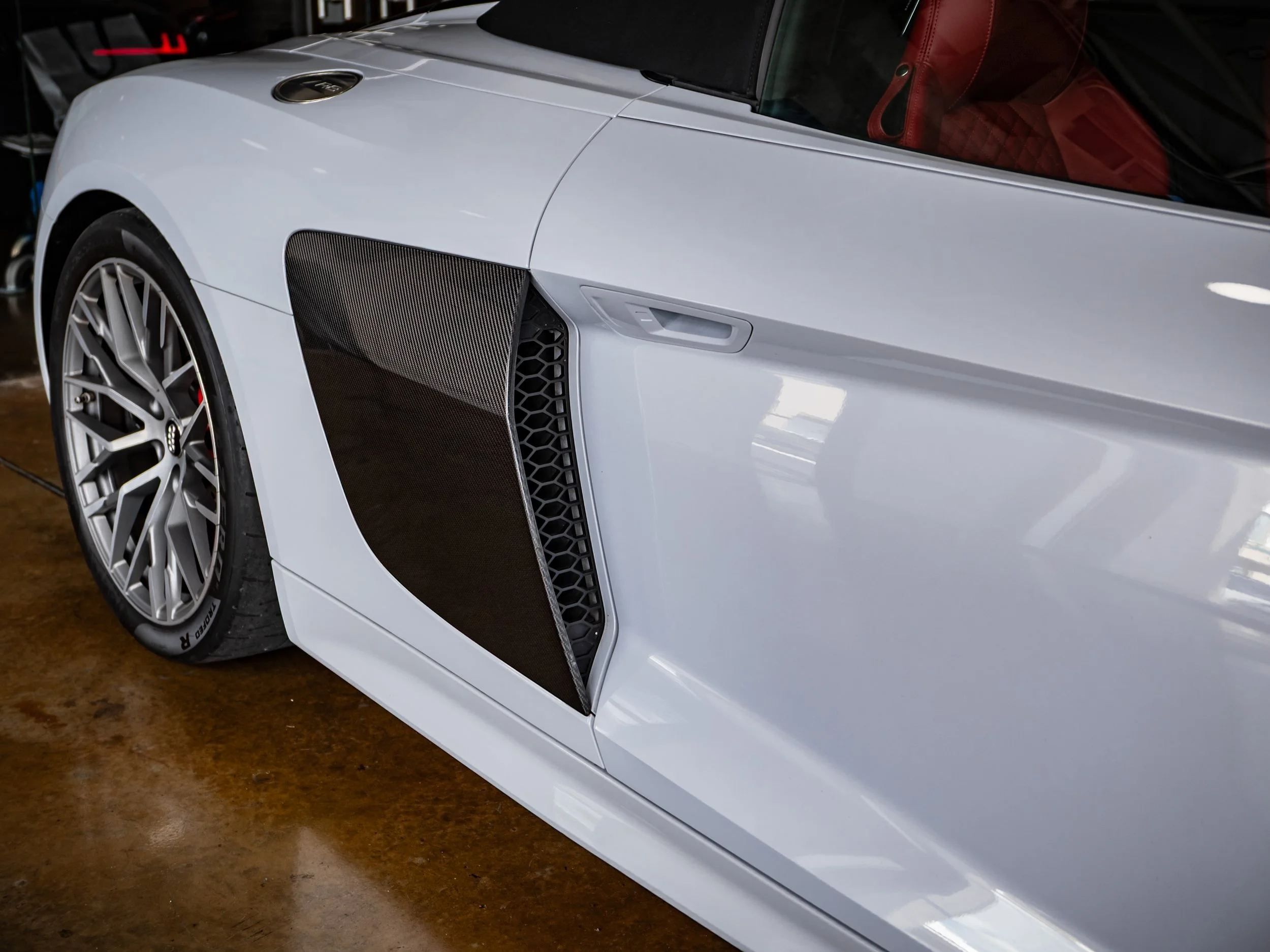 Audi R8-11.jpg