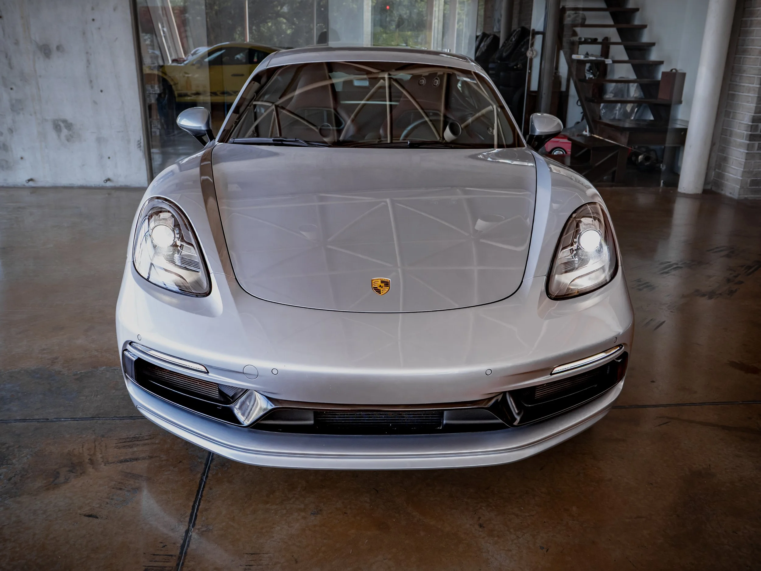 Porsche Cayman-3.jpg