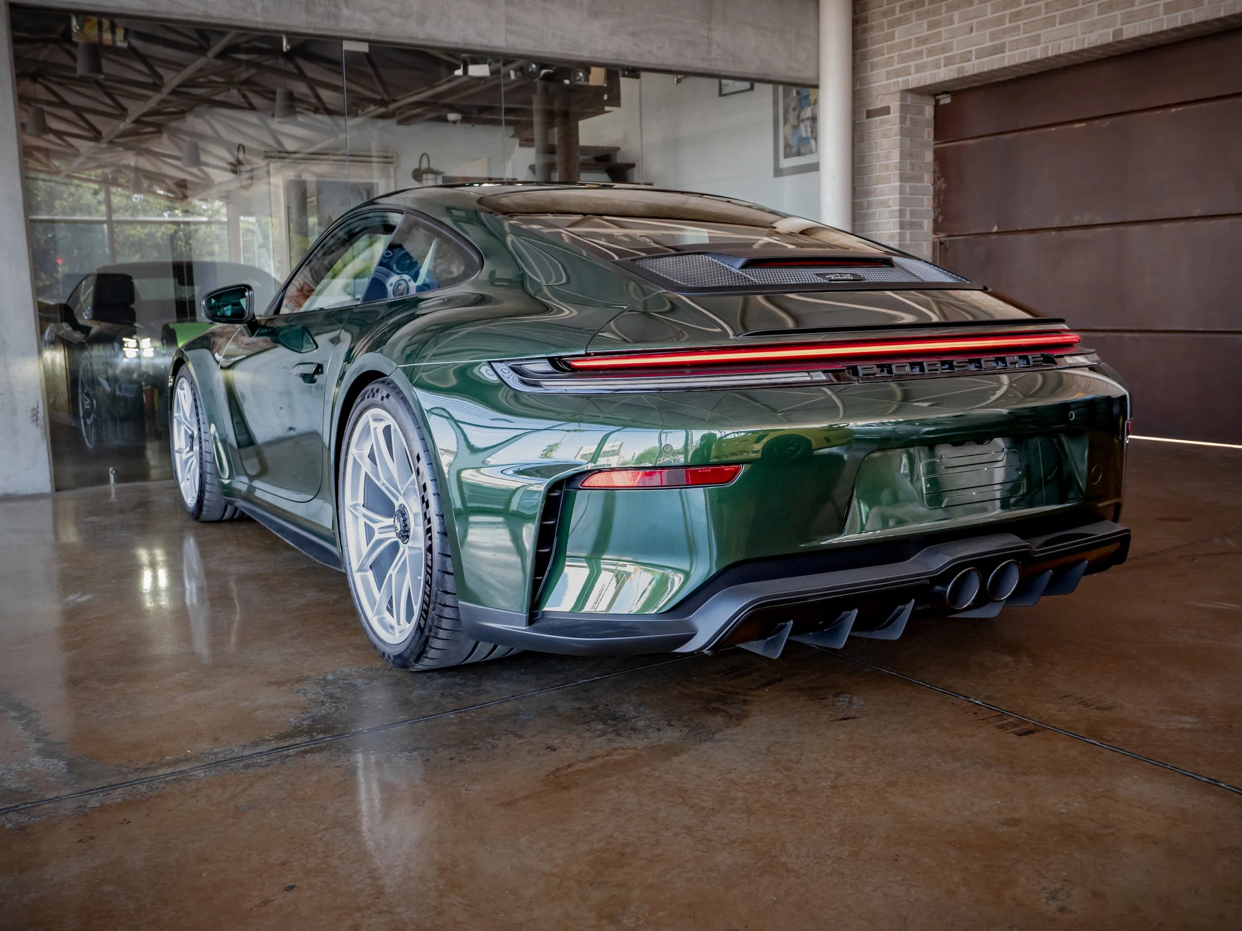 Porsche GT3 Touring Verde-20.jpg