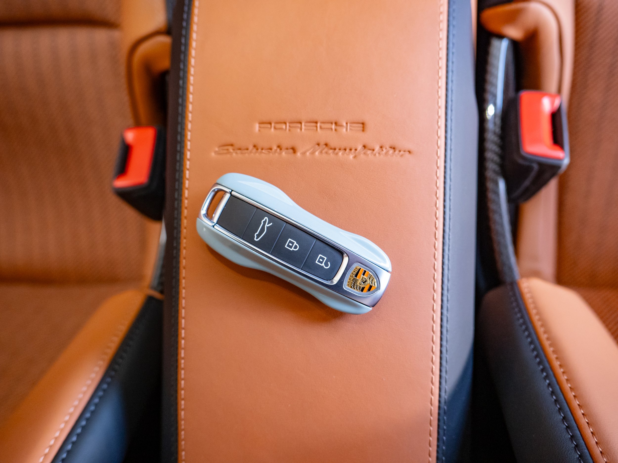 Porsche 911 ST-26.jpg