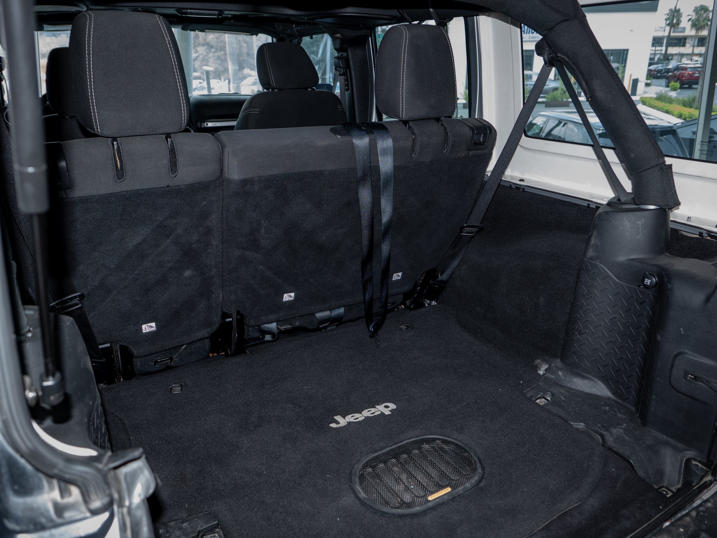 Jeep Rubicon-13.jpg