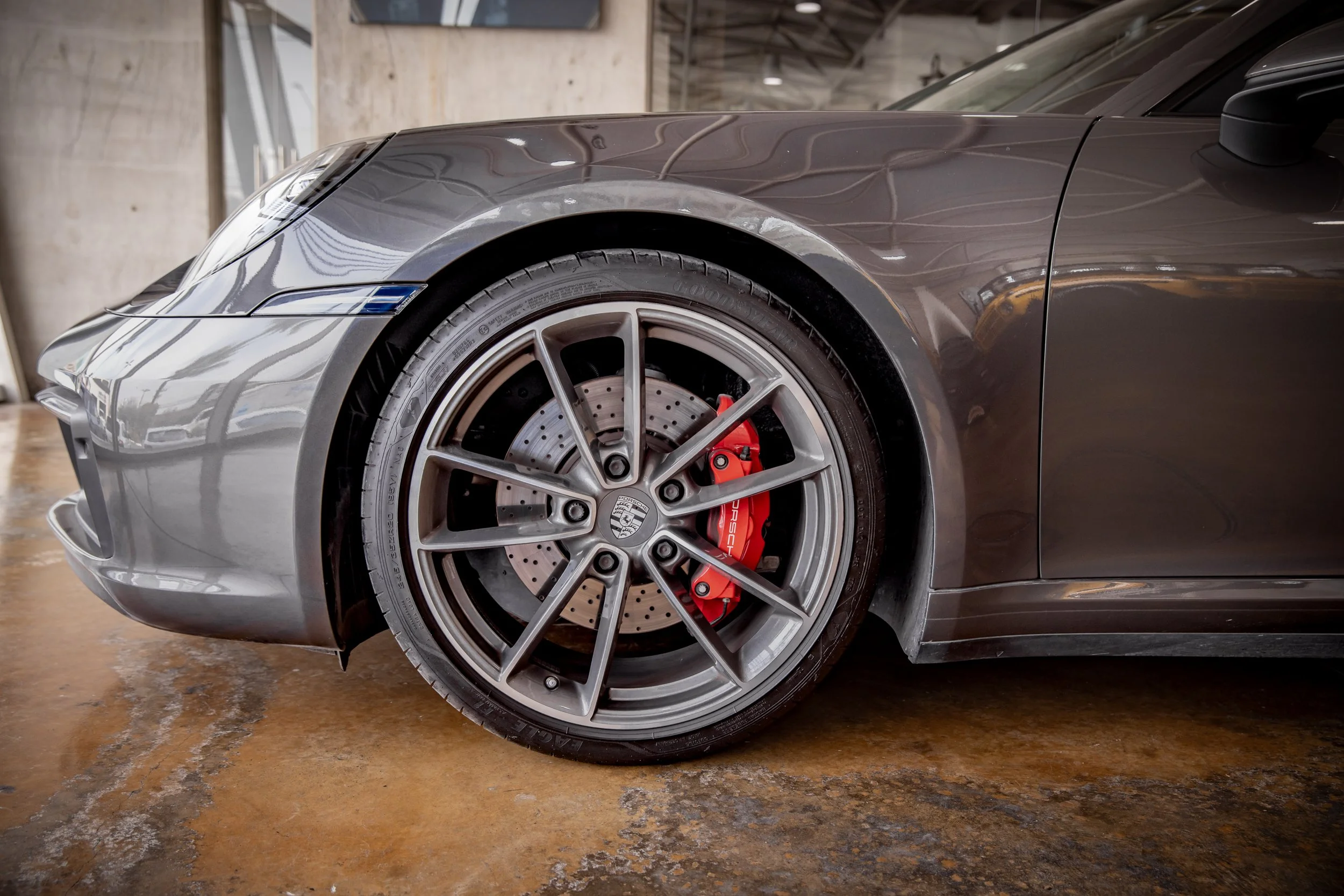 Porsche 911 Carrera-17.jpg