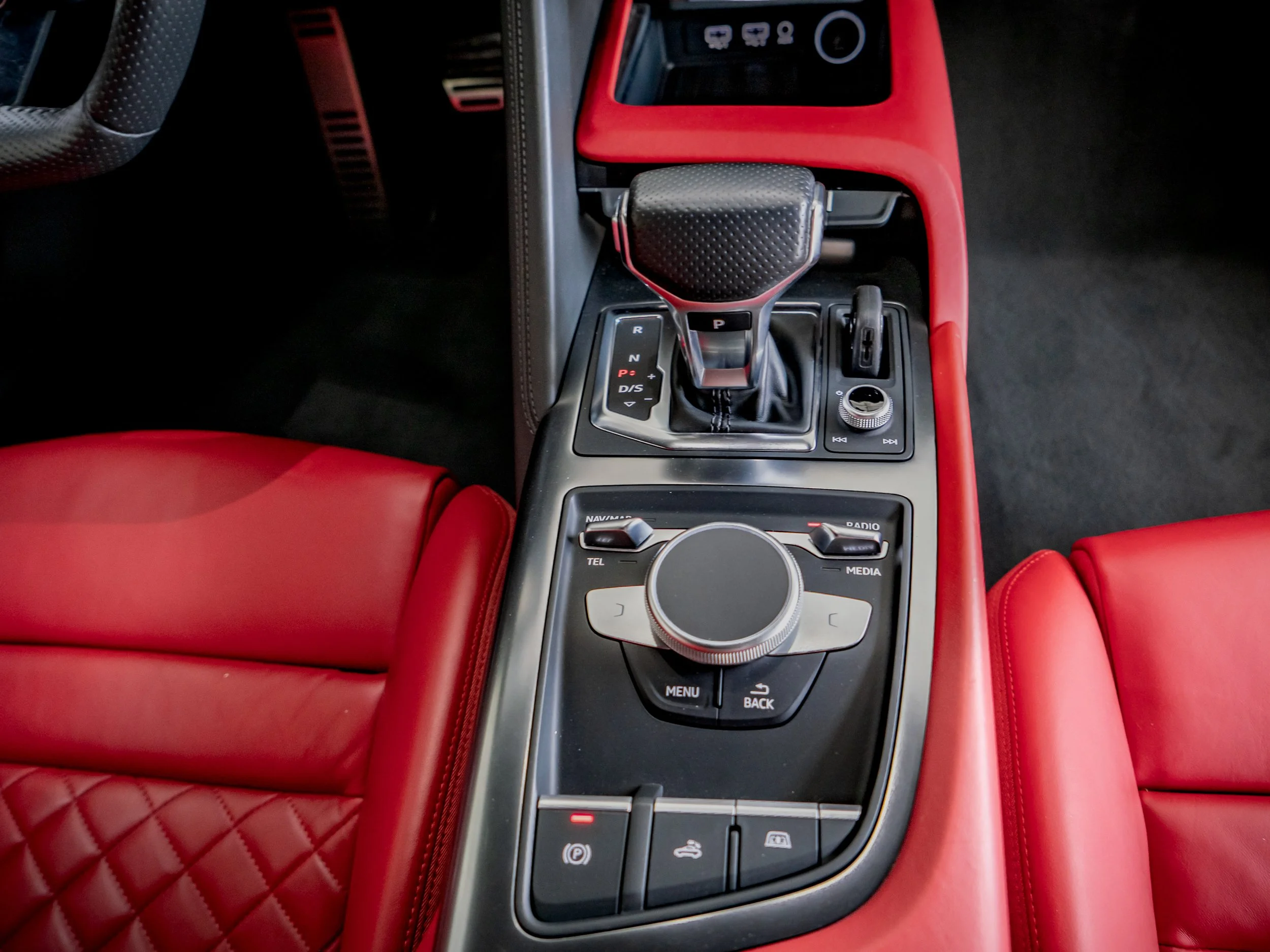 Audi R8-14.jpg