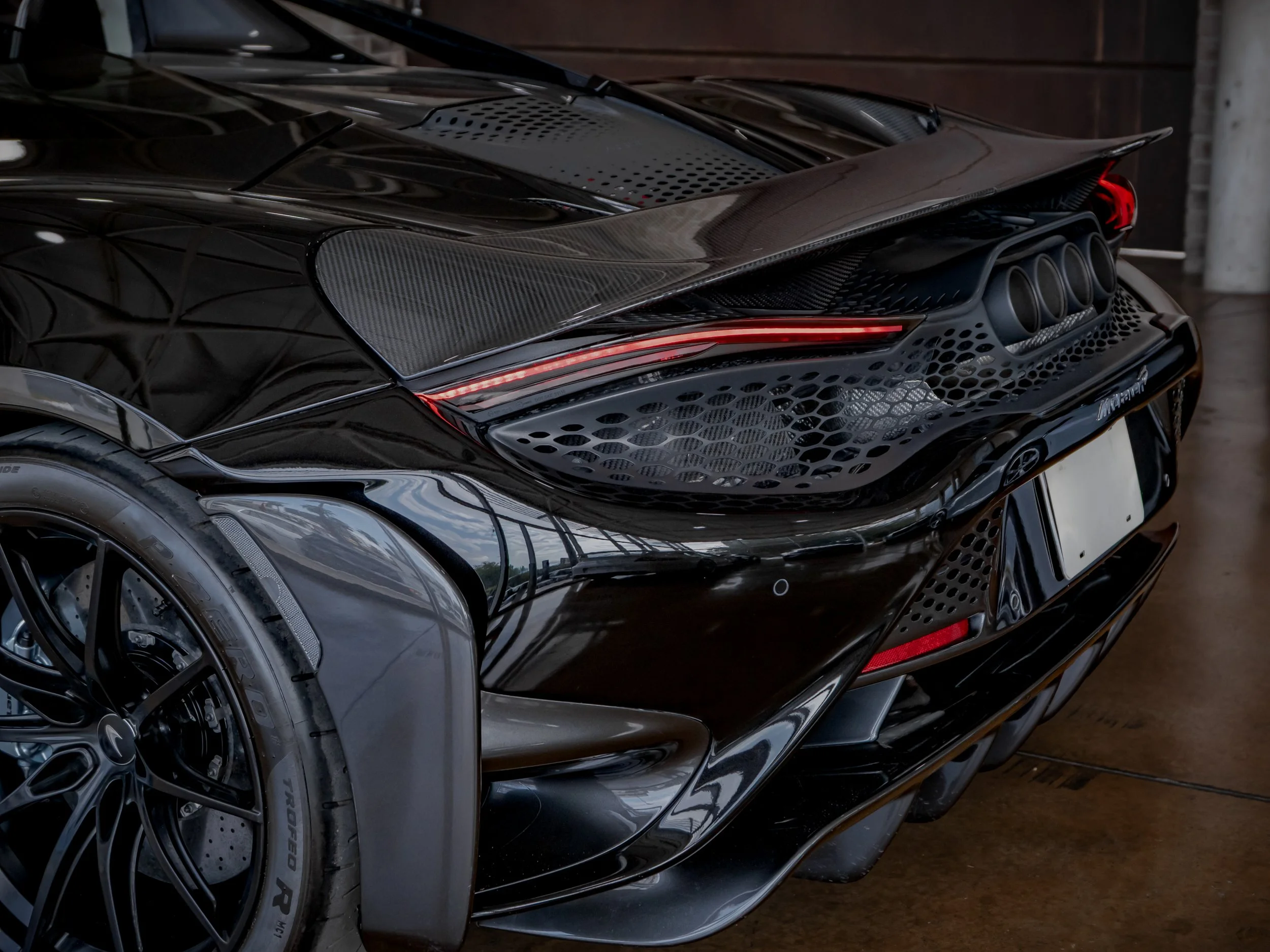 McLaren 765LT-29.jpg