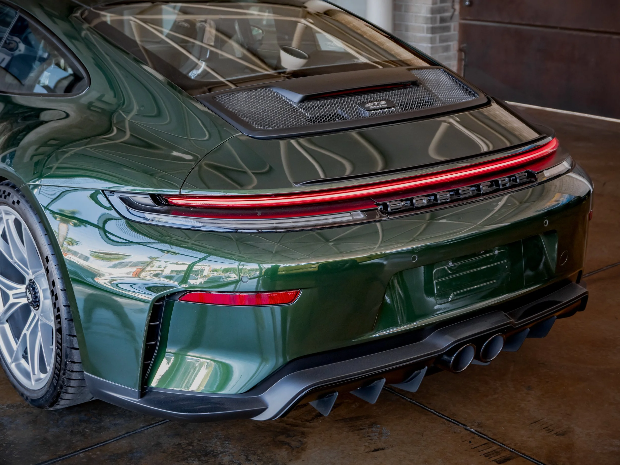 Porsche GT3 Touring Verde-21.jpg