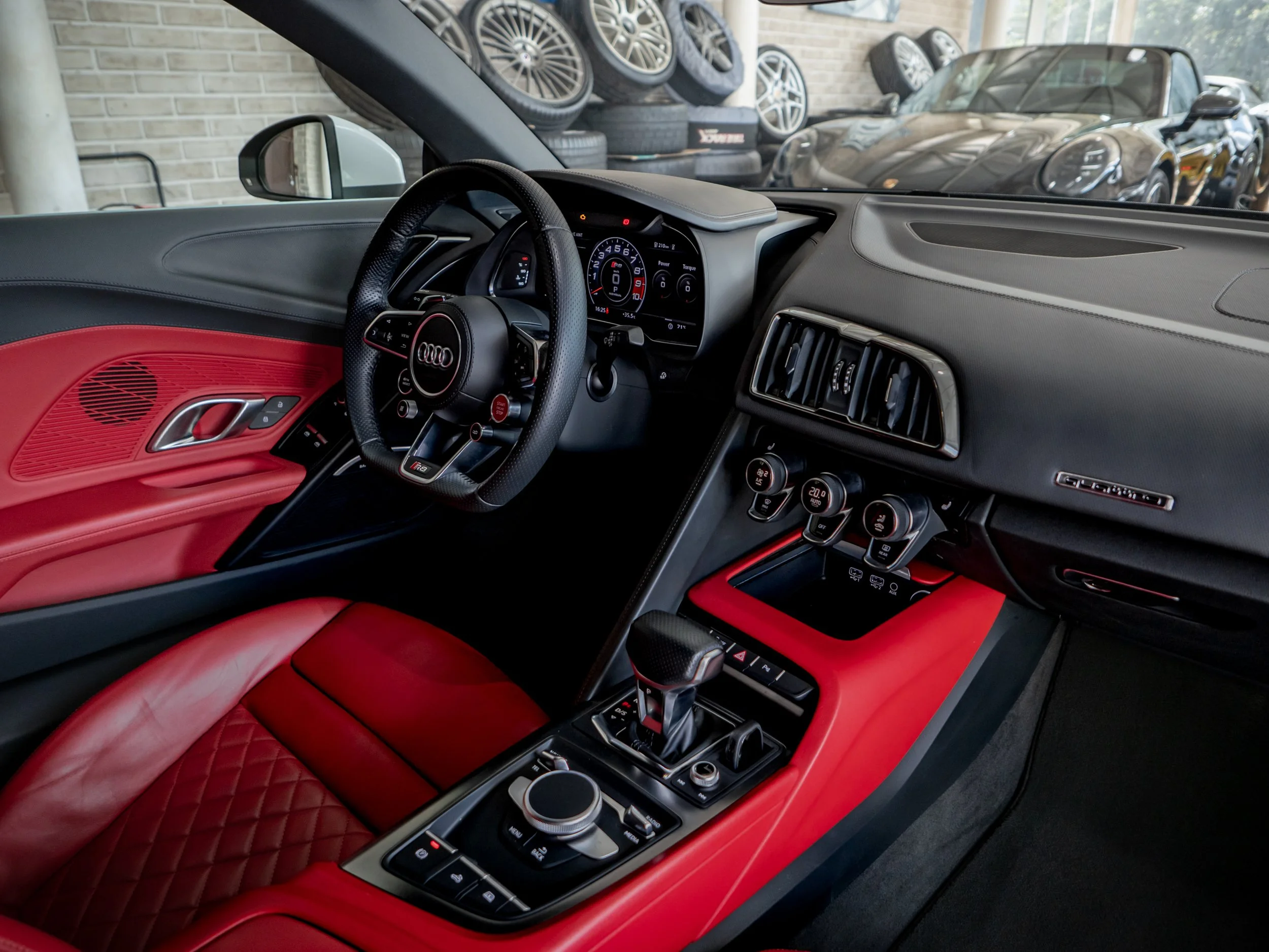 Audi R8-13.jpg