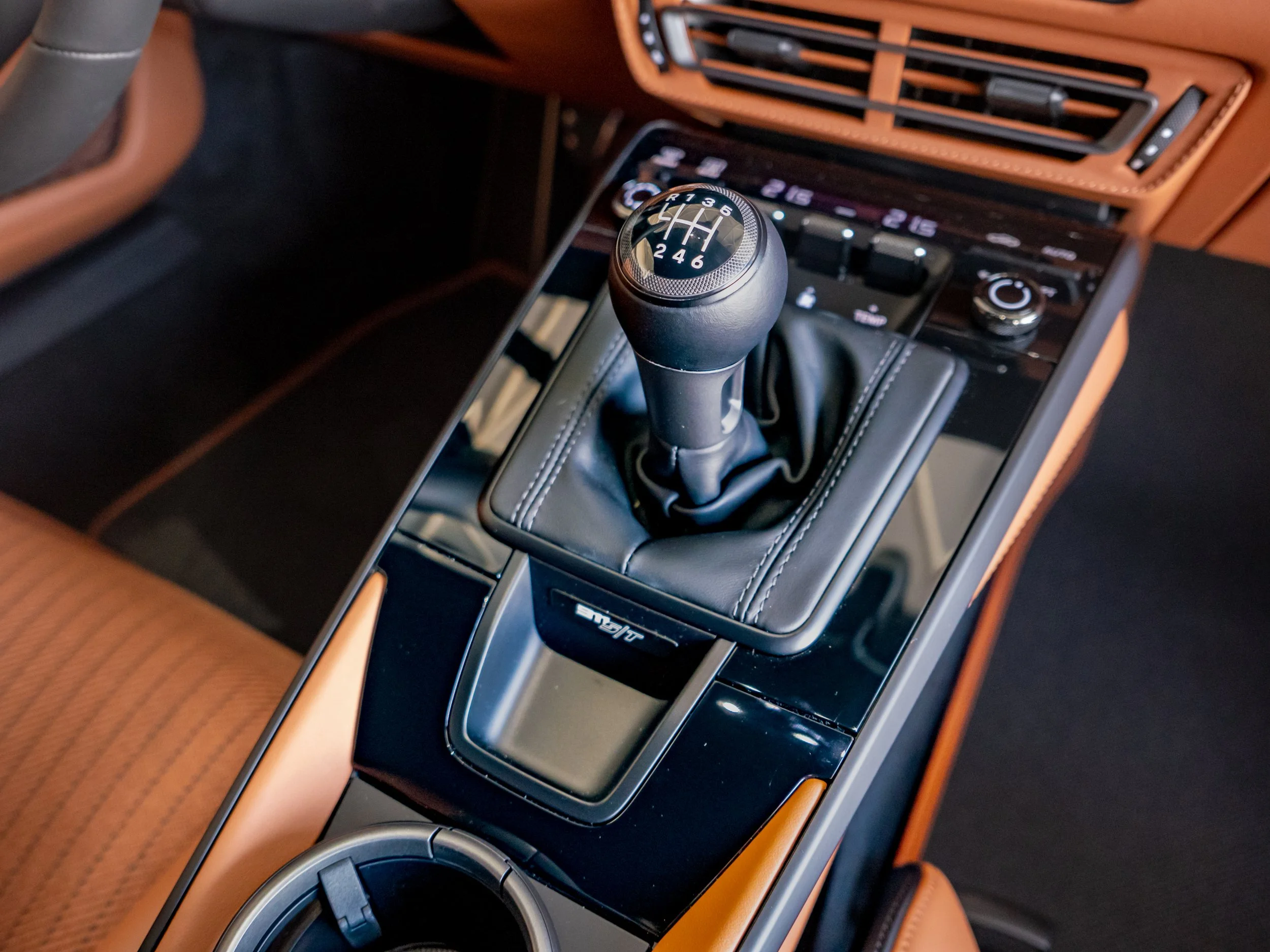 Porsche 911 ST-24.jpg