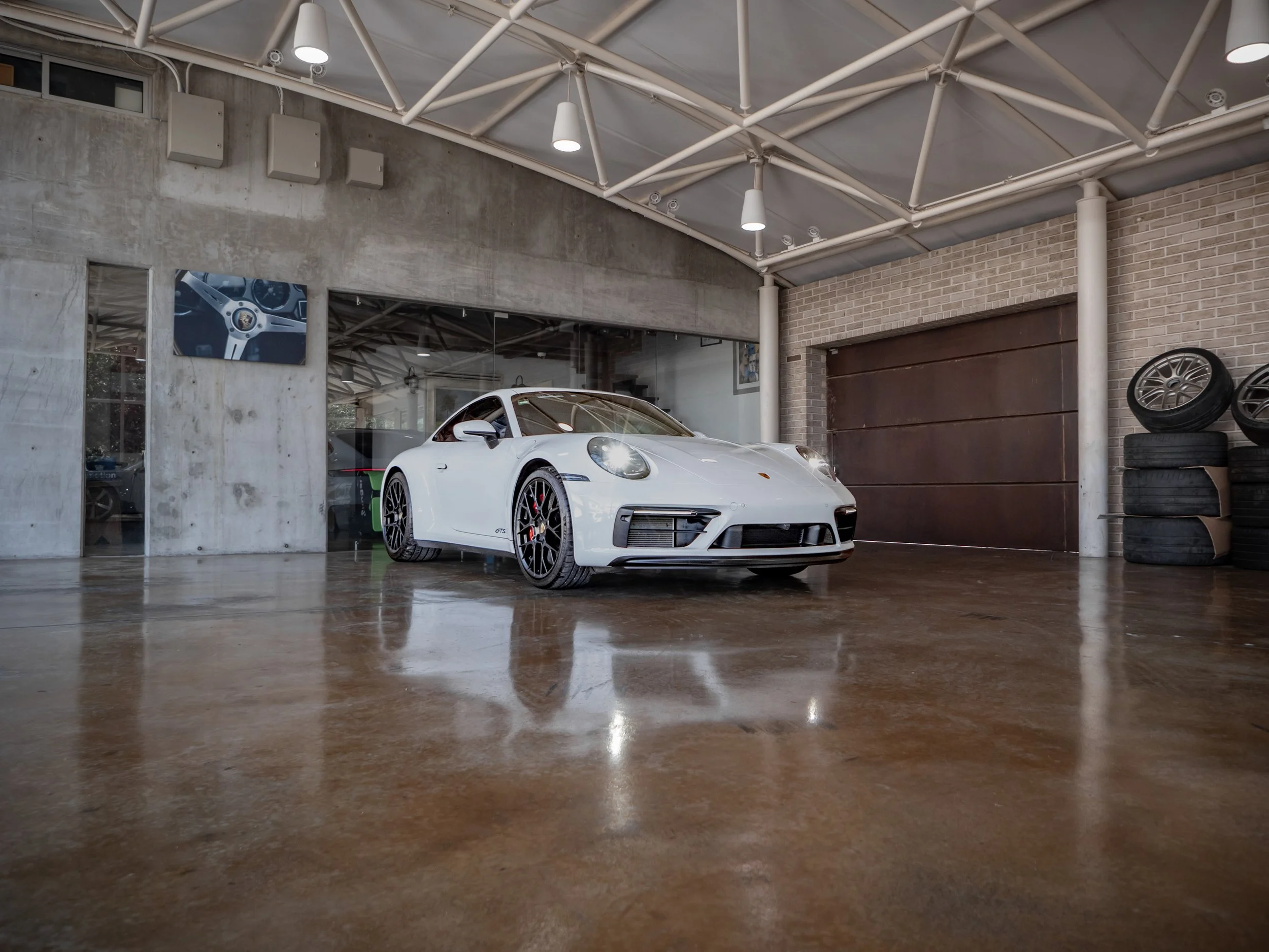 Porsche GTS-2.jpg