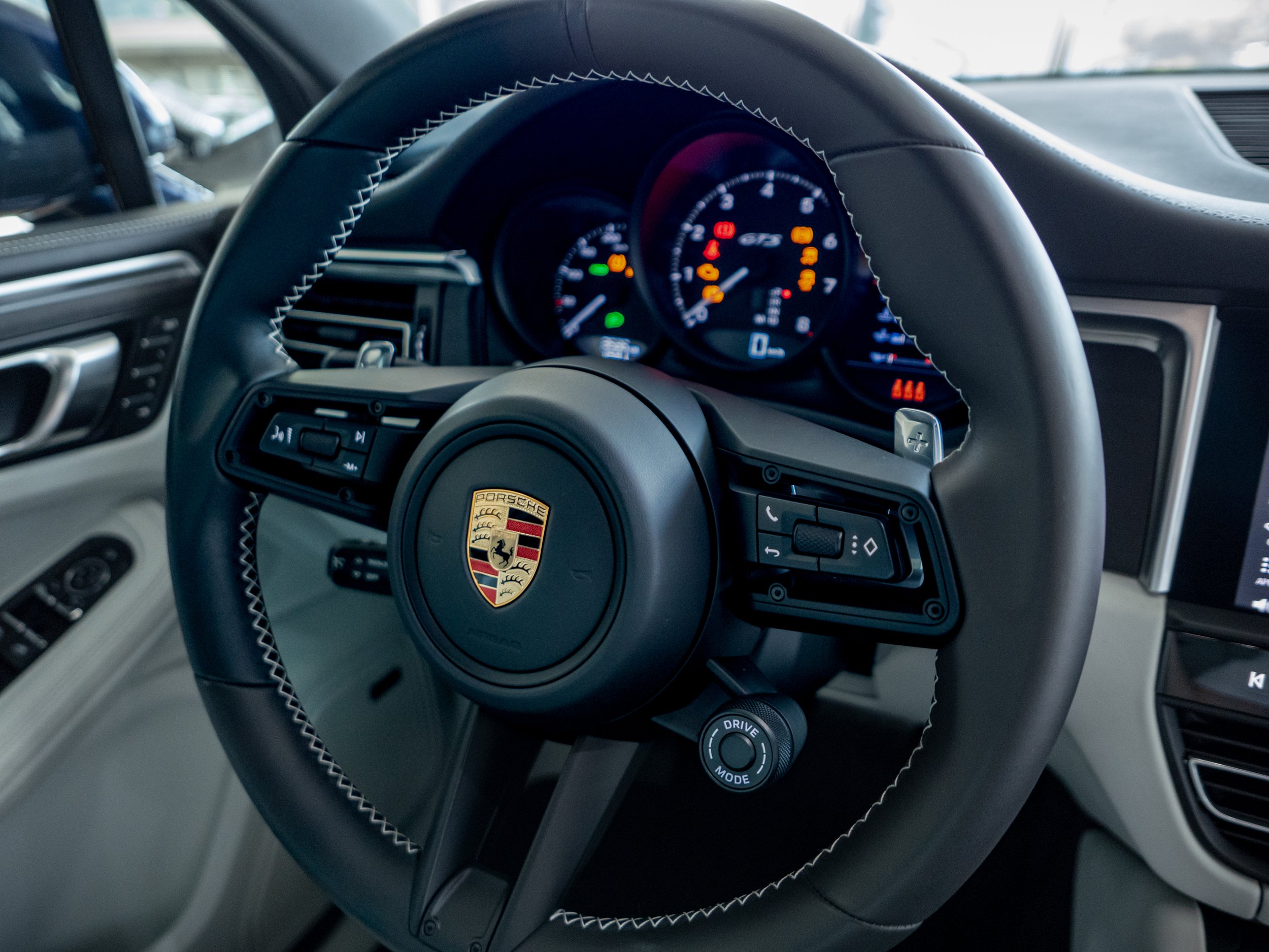 Macan GTS Azul-12.jpg