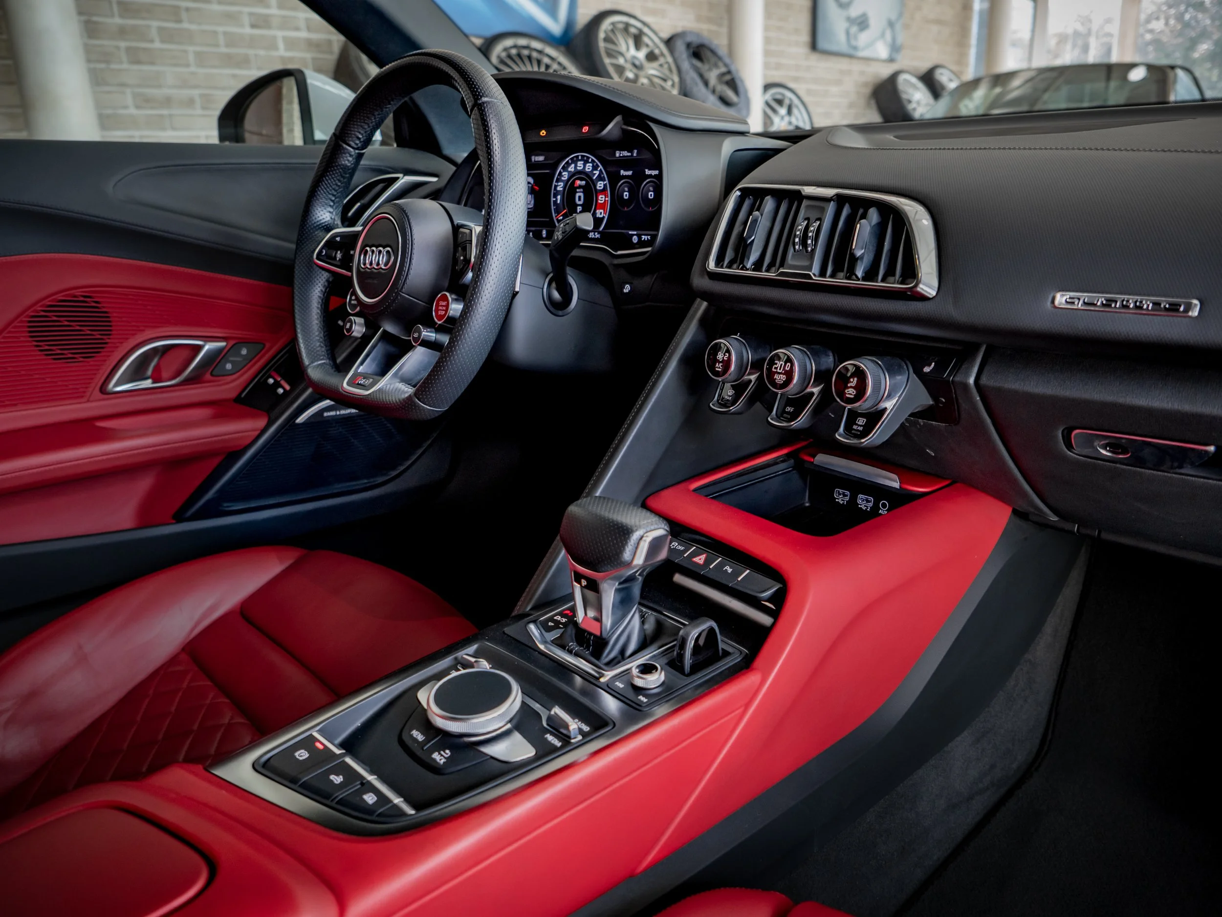 Audi R8-15.jpg