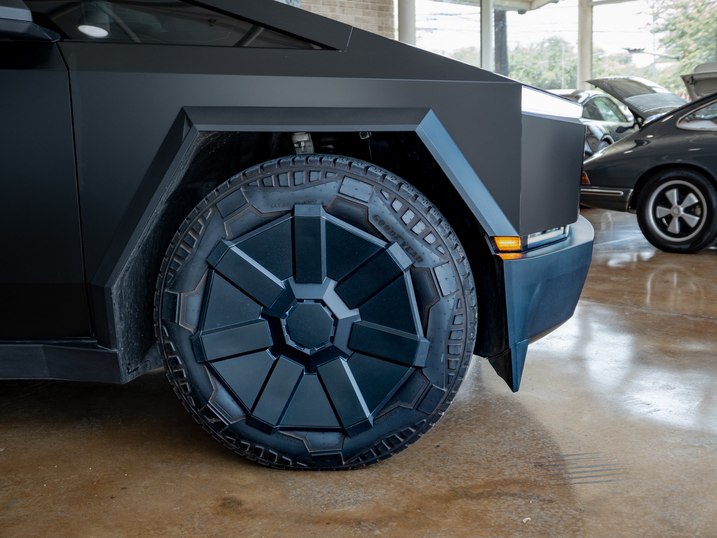 CyberTruck-13.jpg