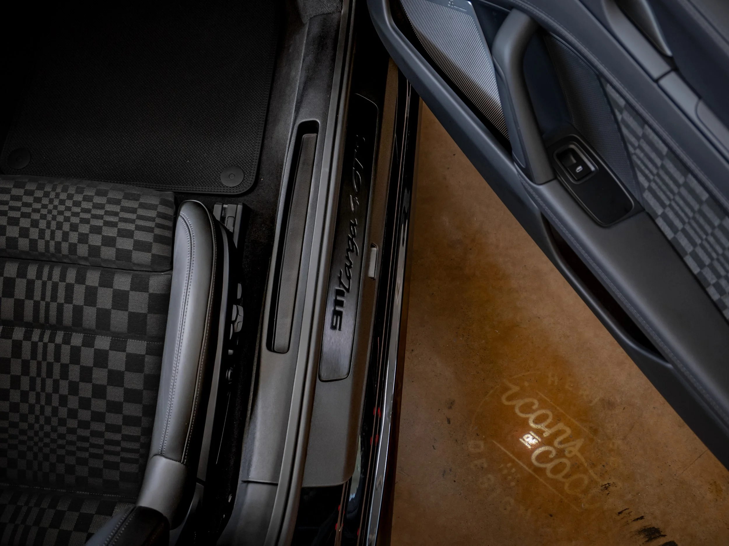 Porsche Targa GTS Negro-25.jpg
