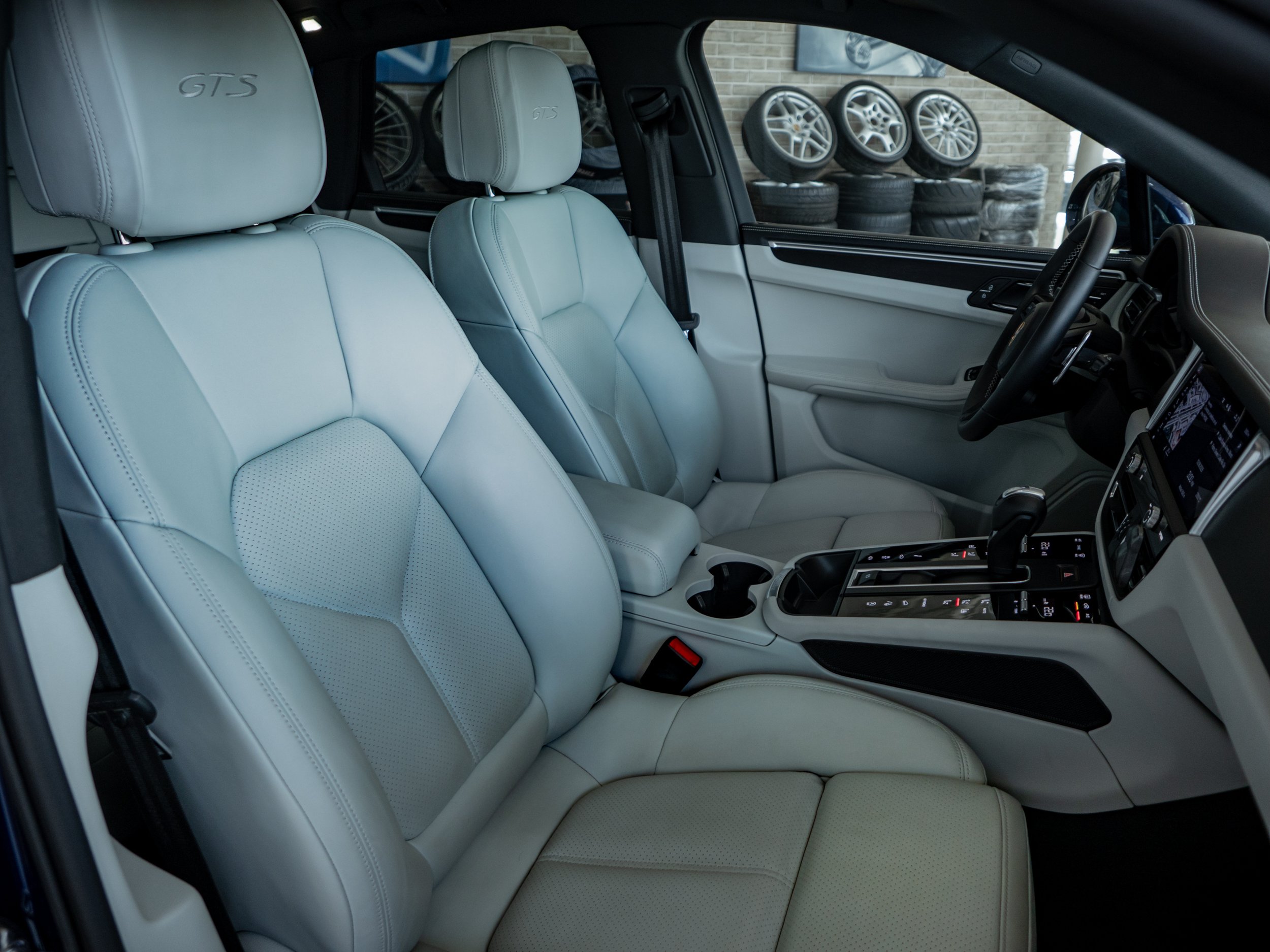 Macan GTS Azul-10.jpg