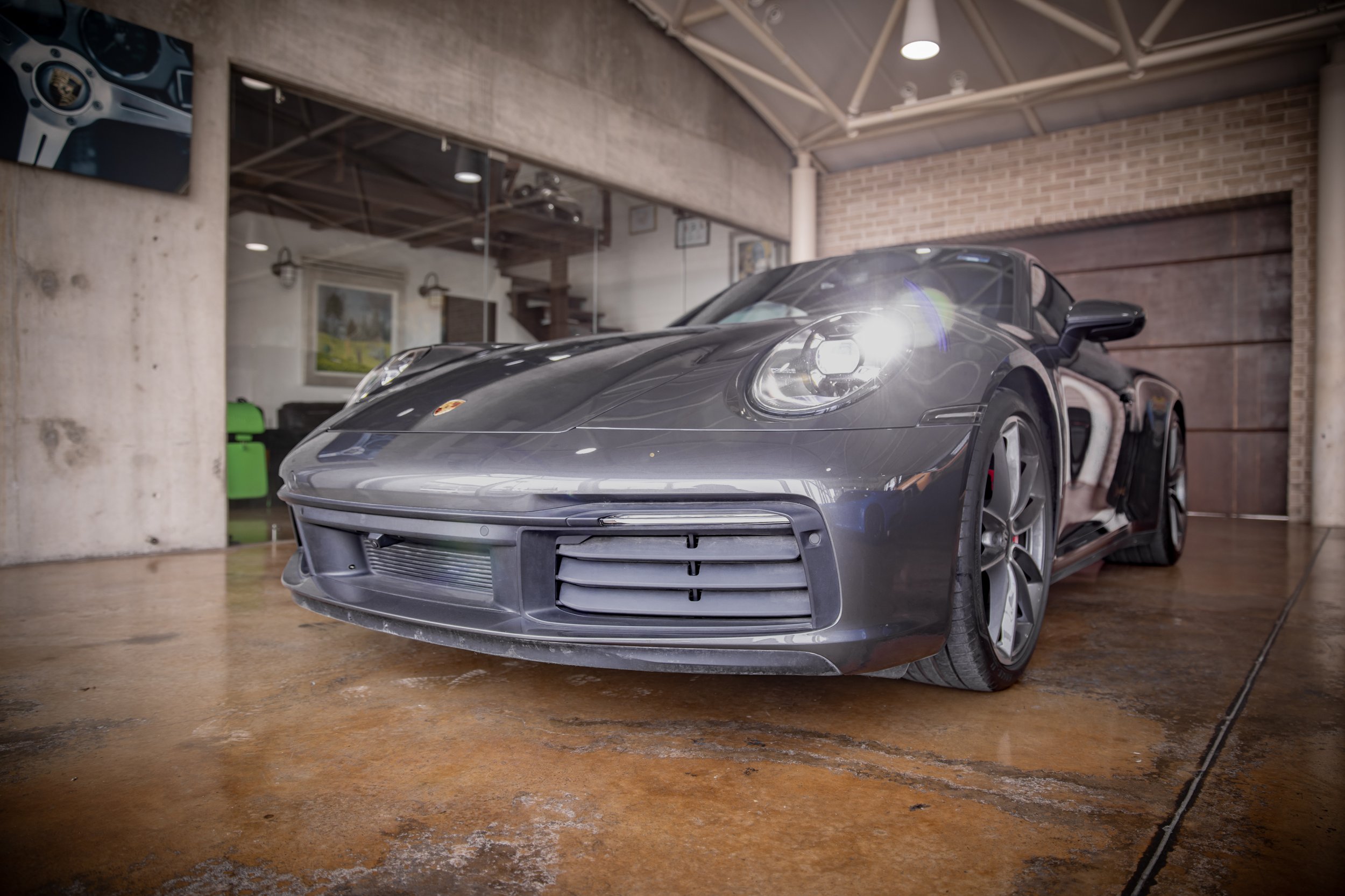 Porsche 911 Carrera-11.jpg