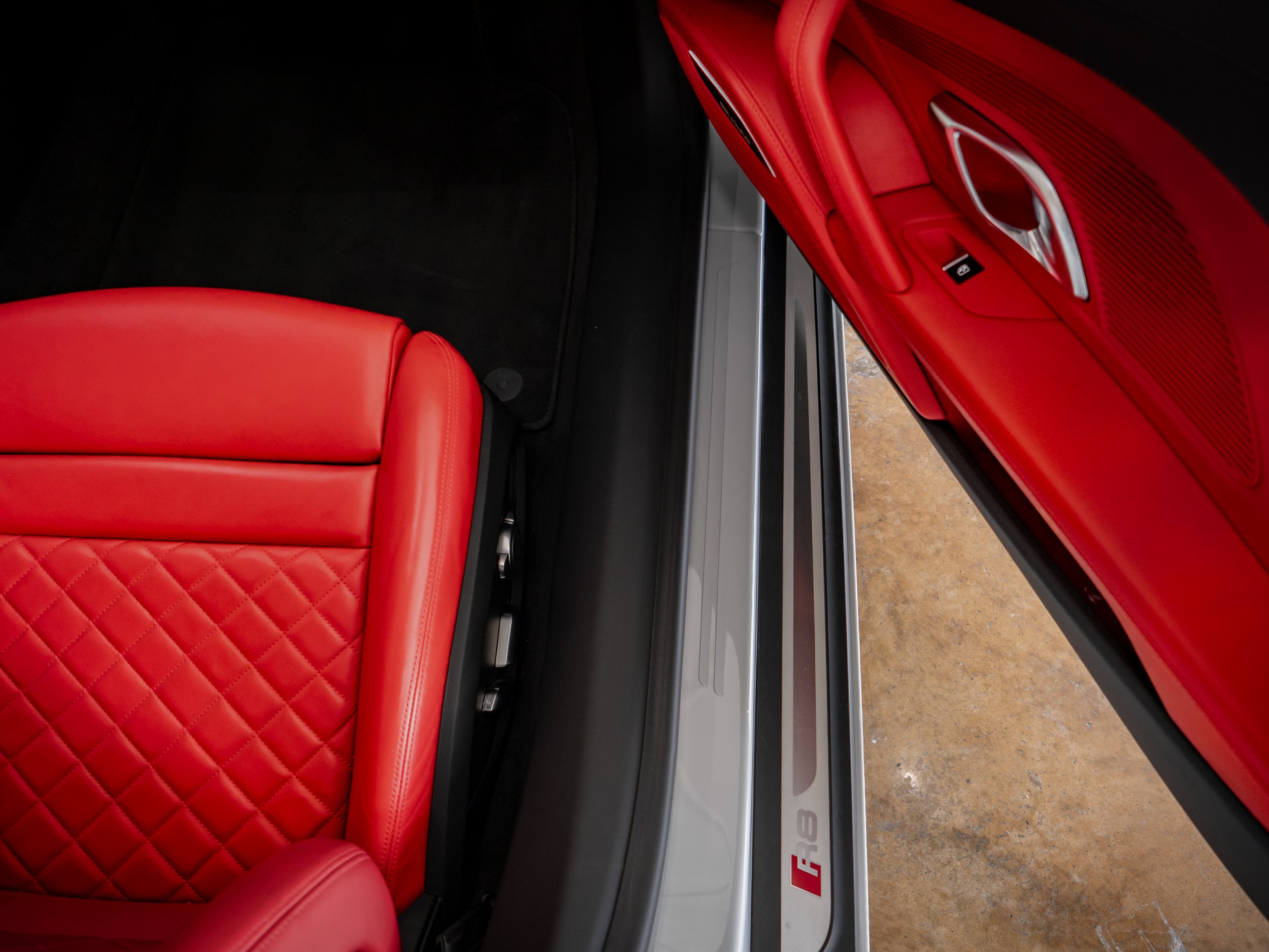 Audi R8-16.jpg