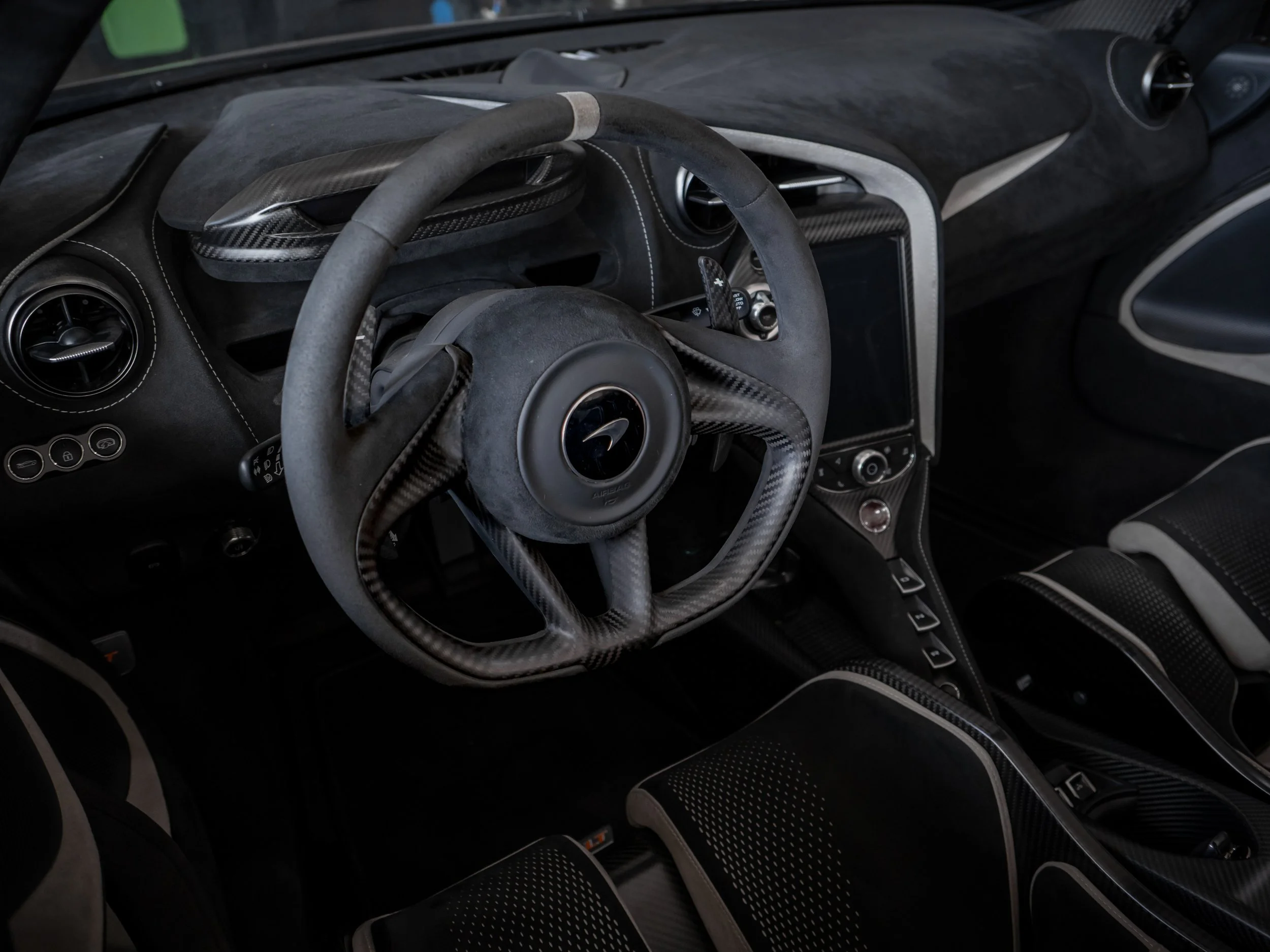 McLaren 765LT-32.jpg