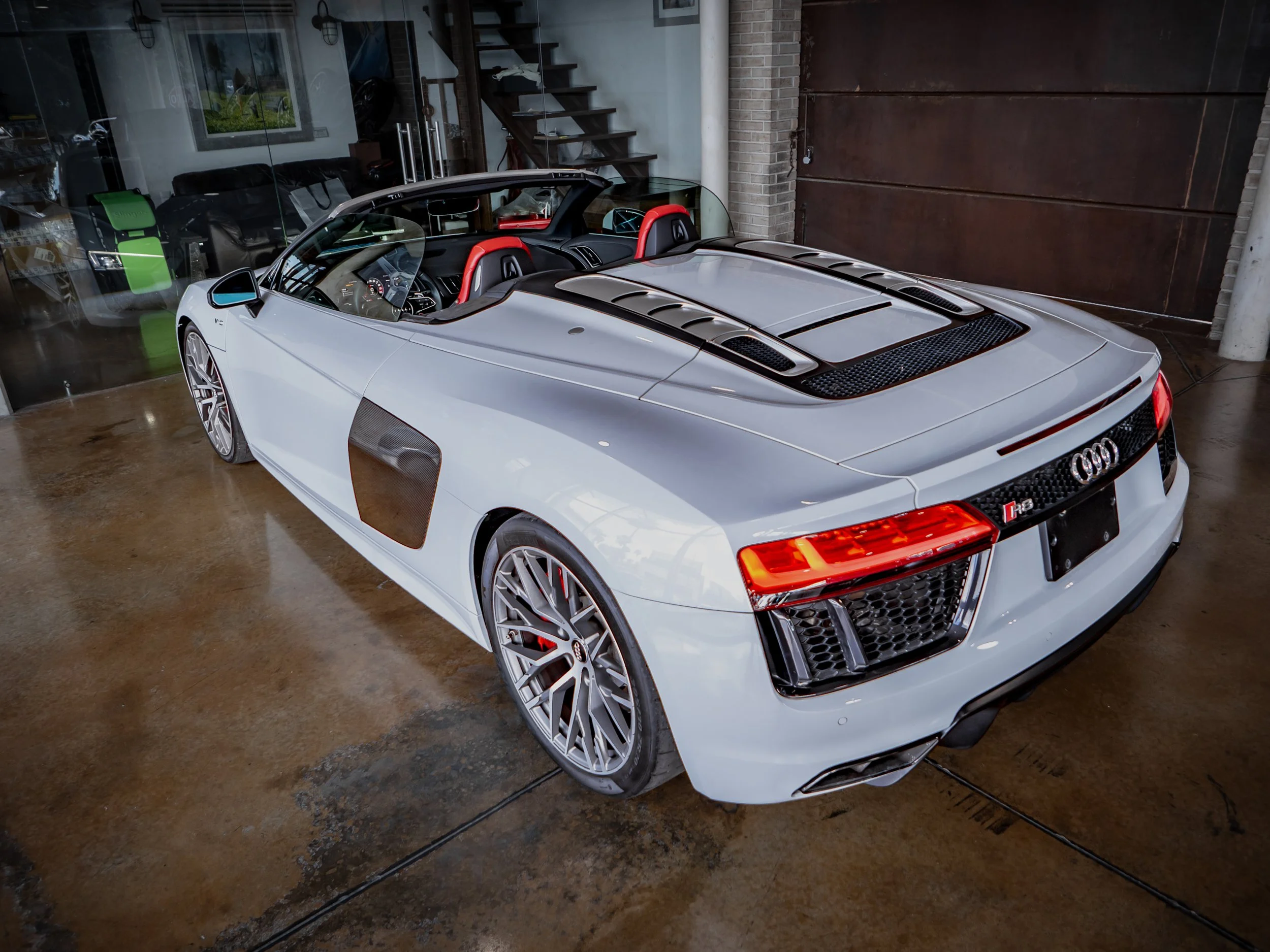Audi R8-22.jpg