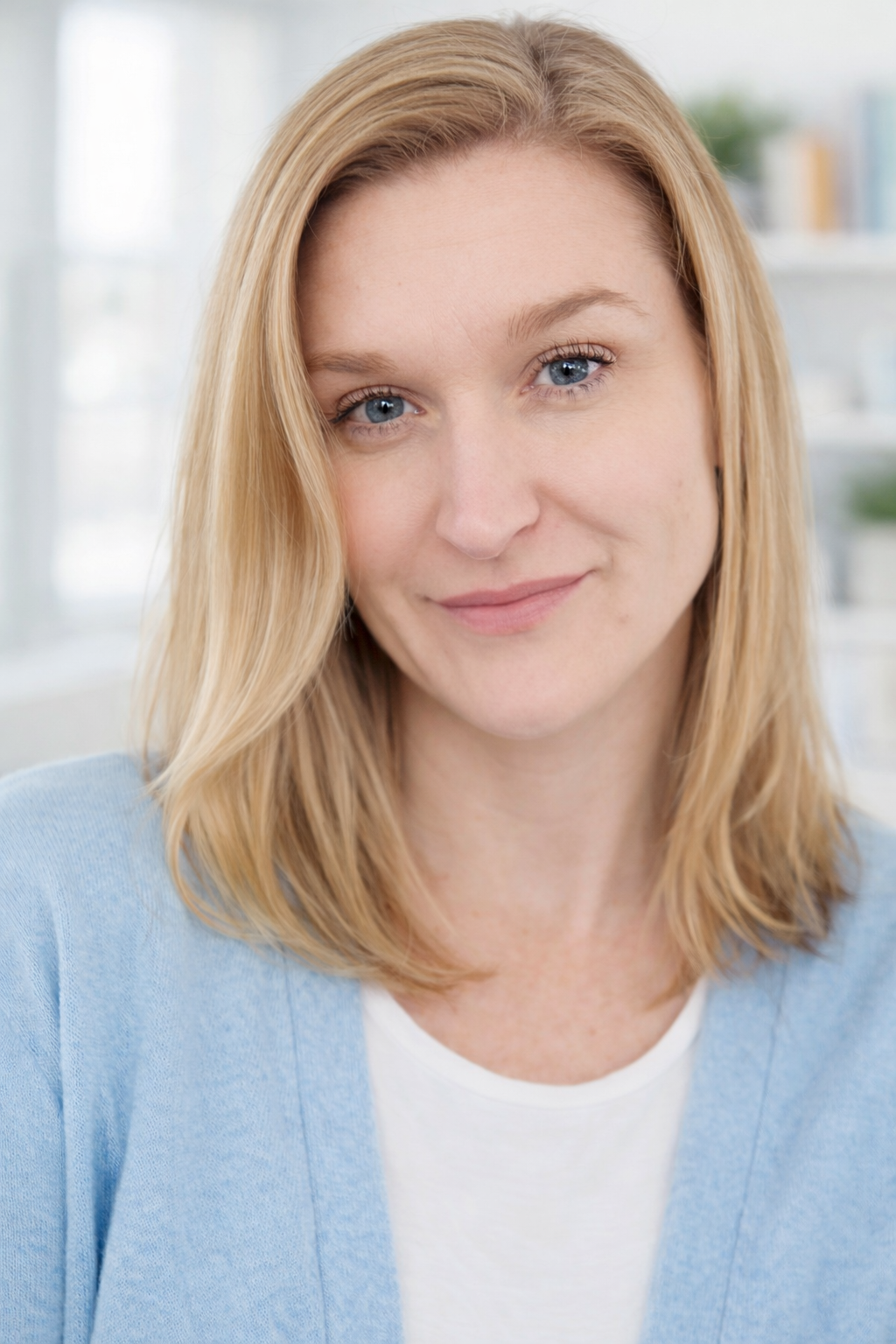 Nicole Mislivec is a licensed psychiatric provider offers medication support and brief psychotherapy sessions to address anxiety, mood symptoms, and ADHD.