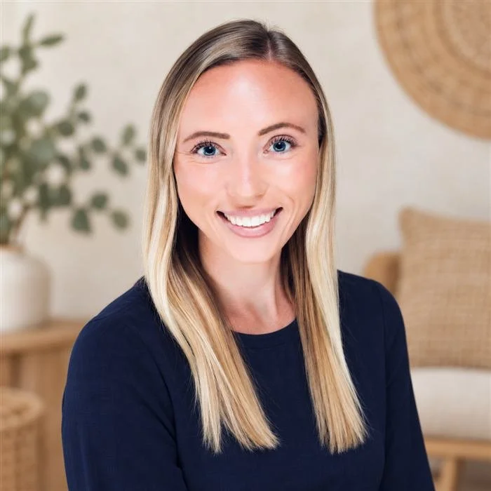 Jaclyn Johnson Therapist, LPCC, LADC, Mending Mental Health Minnesota