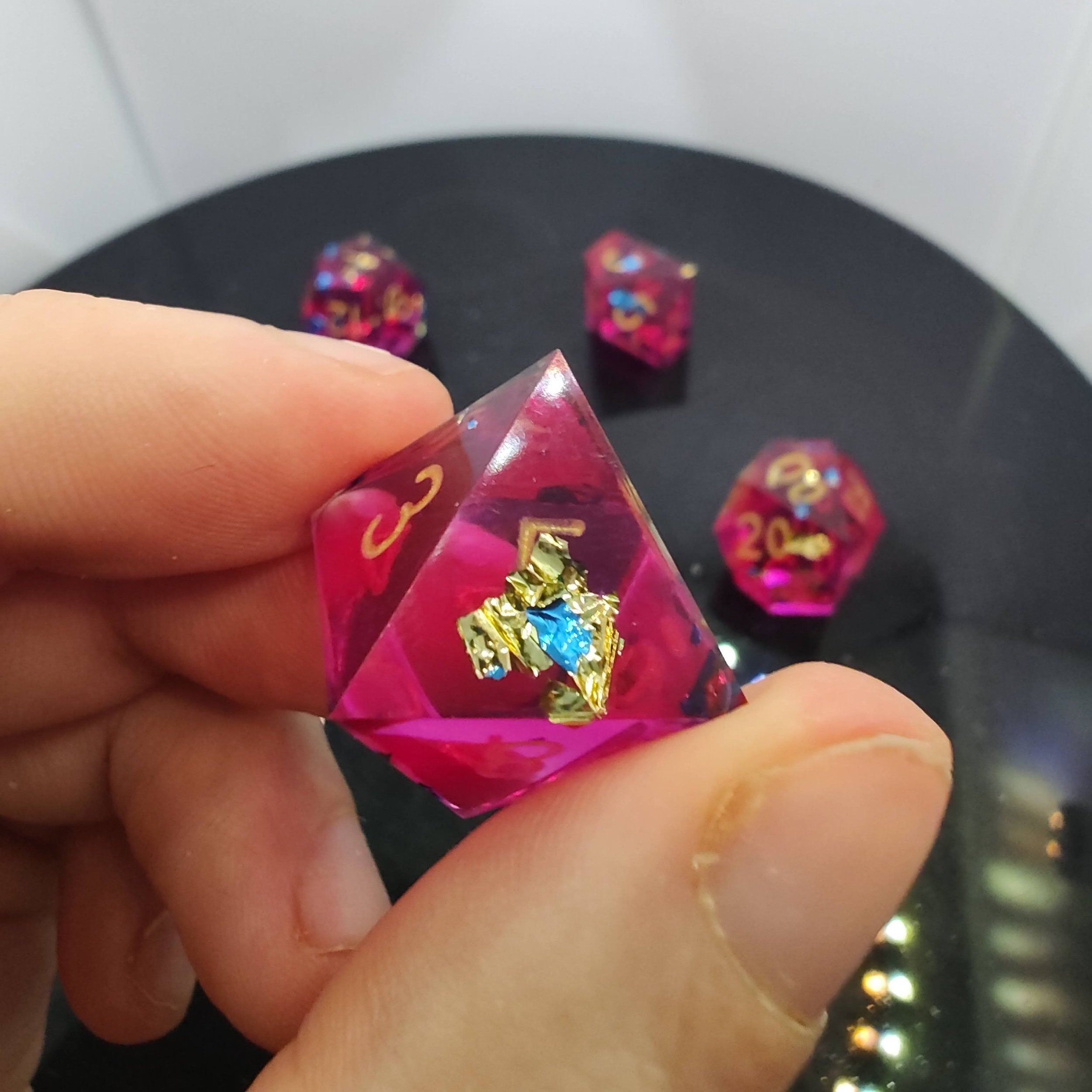 confetti-resin-dice-set-dnd-pathfinder-closeup.jpg