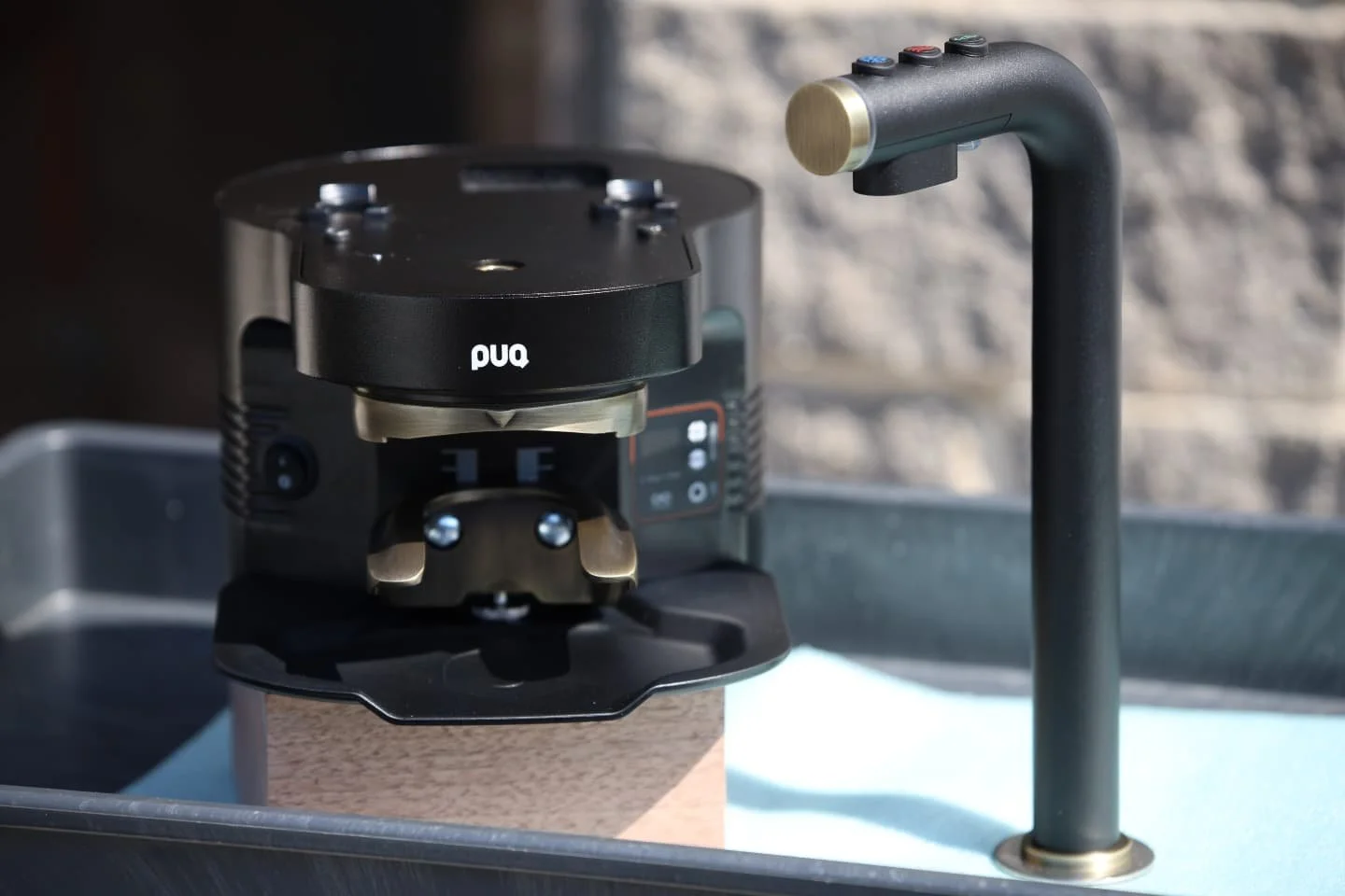 Textured black powder coating for this @marcobeveragesystems font to complement the factory color and finish of its @puqpressusa neighbor. A subtle touch of antiqued brushed brass electroplating completes this simple and elegant pair.