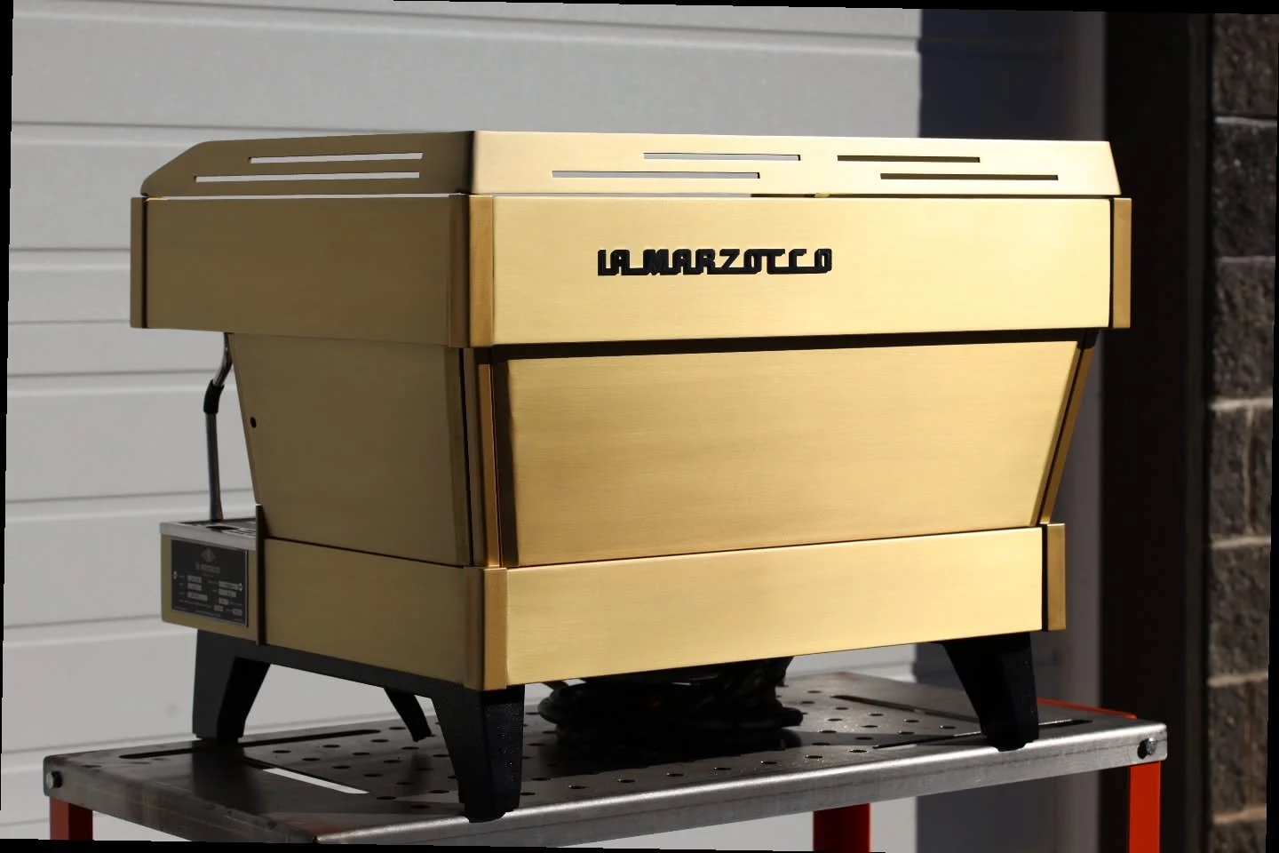 We're starting to feel the chill up here in NY Metro area. Thinking back to warmer days when we gave this pre-loved @lamarzocco.usa the glow-up it deserved. 

Matte brass electroplating, painted plastics, and polished @legacycoffeetech laser-cut stai