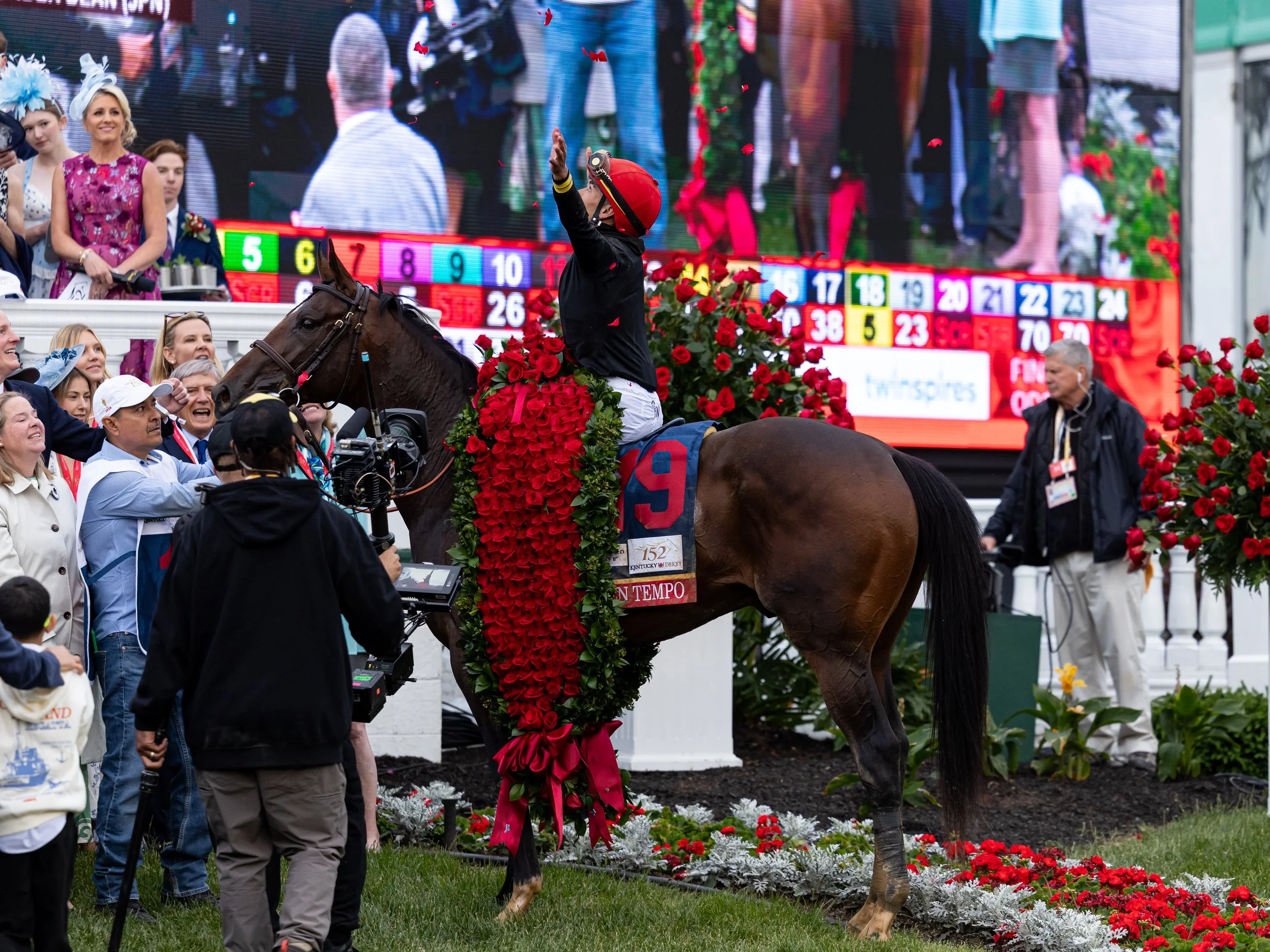 Golden Tempo - Winners Circle 25.jpg
