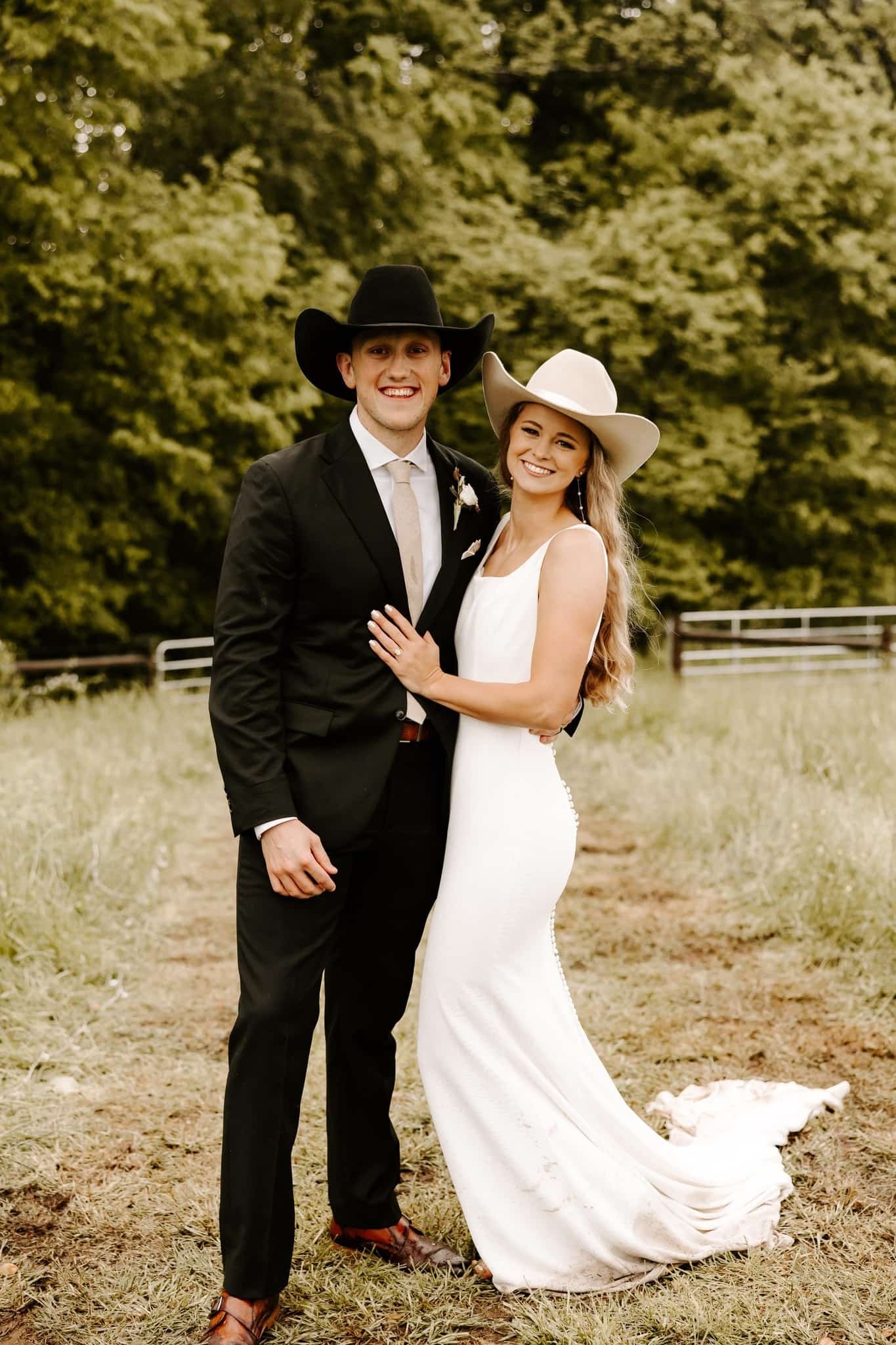 Outdoor country-style wedding couple – Middle TN event with Bob Marlos Mobile DJ