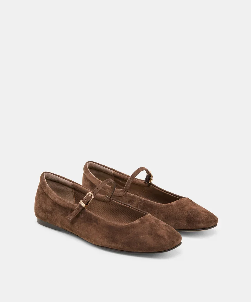 DOLCEVITA-FLATS_REYES_DKBROWNSUEDE-01_PAIR_03c3a1eb-d396-4981-9068-cb353588b1ed.webp