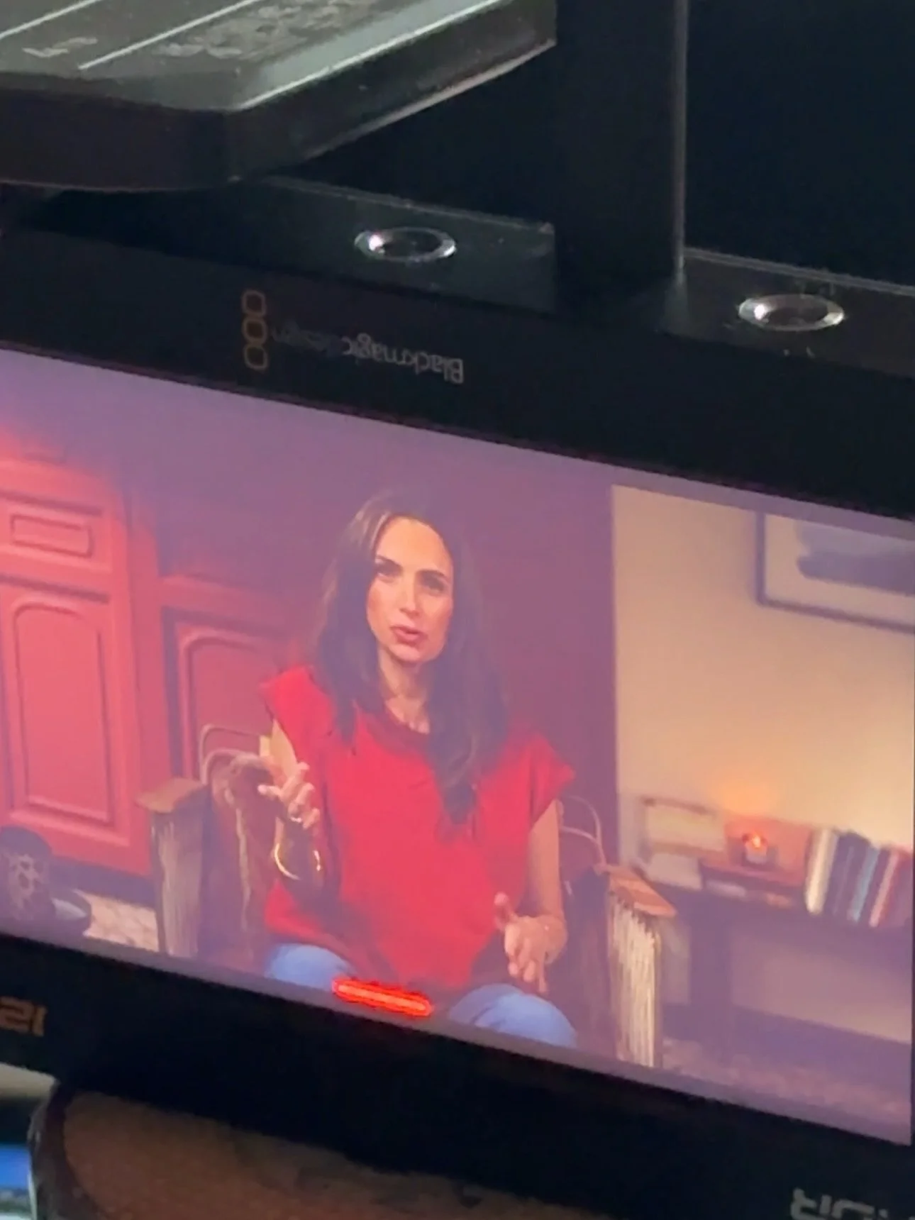 🎬 Fin de 3 jours de tournage. Des heures de contenus pour notre masterclass &laquo;&nbsp;L&rsquo;art de s&rsquo;engager&nbsp;&raquo;, &agrave; destination des couples qui veulent donner du sens &agrave; leur relation. Qui veulent &ecirc;tre rassur&e