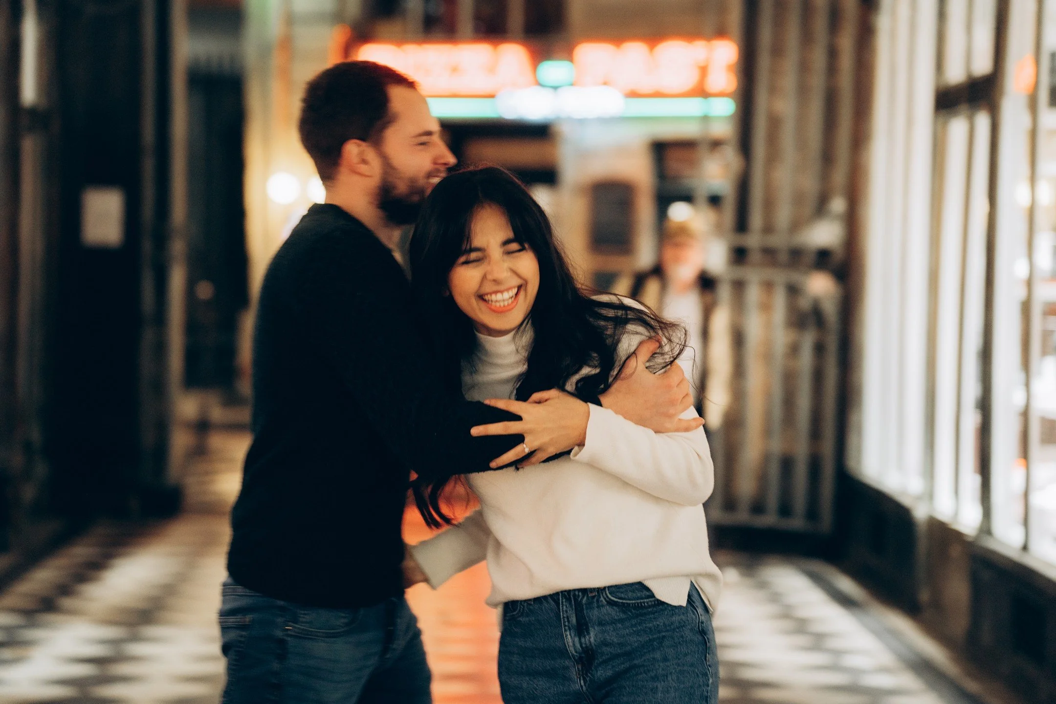 L’esprit de Noël dans le couple : entre traditions, équilibre et tendresse.