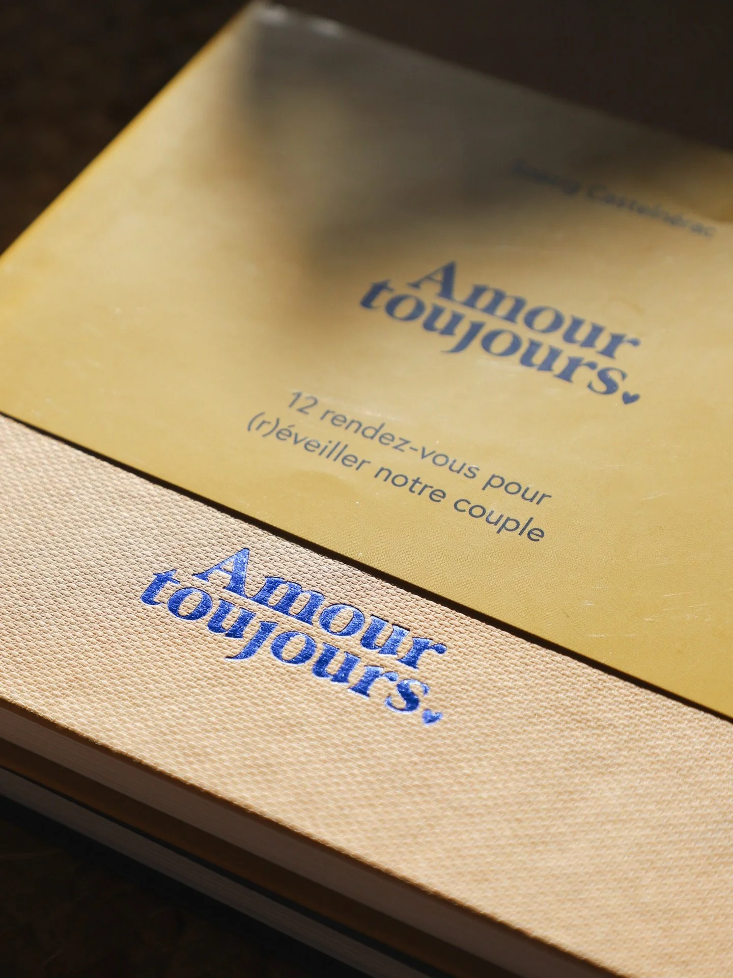 Les meilleures conversations de couple commencent souvent par une simple question ❓
 Les carnets Amour Toujours sont l&agrave; pour les faire na&icirc;tre ❗️

En vous proposant des rendez-vous en t&ecirc;te-&agrave;-t&ecirc;te pour ralentir, se retro