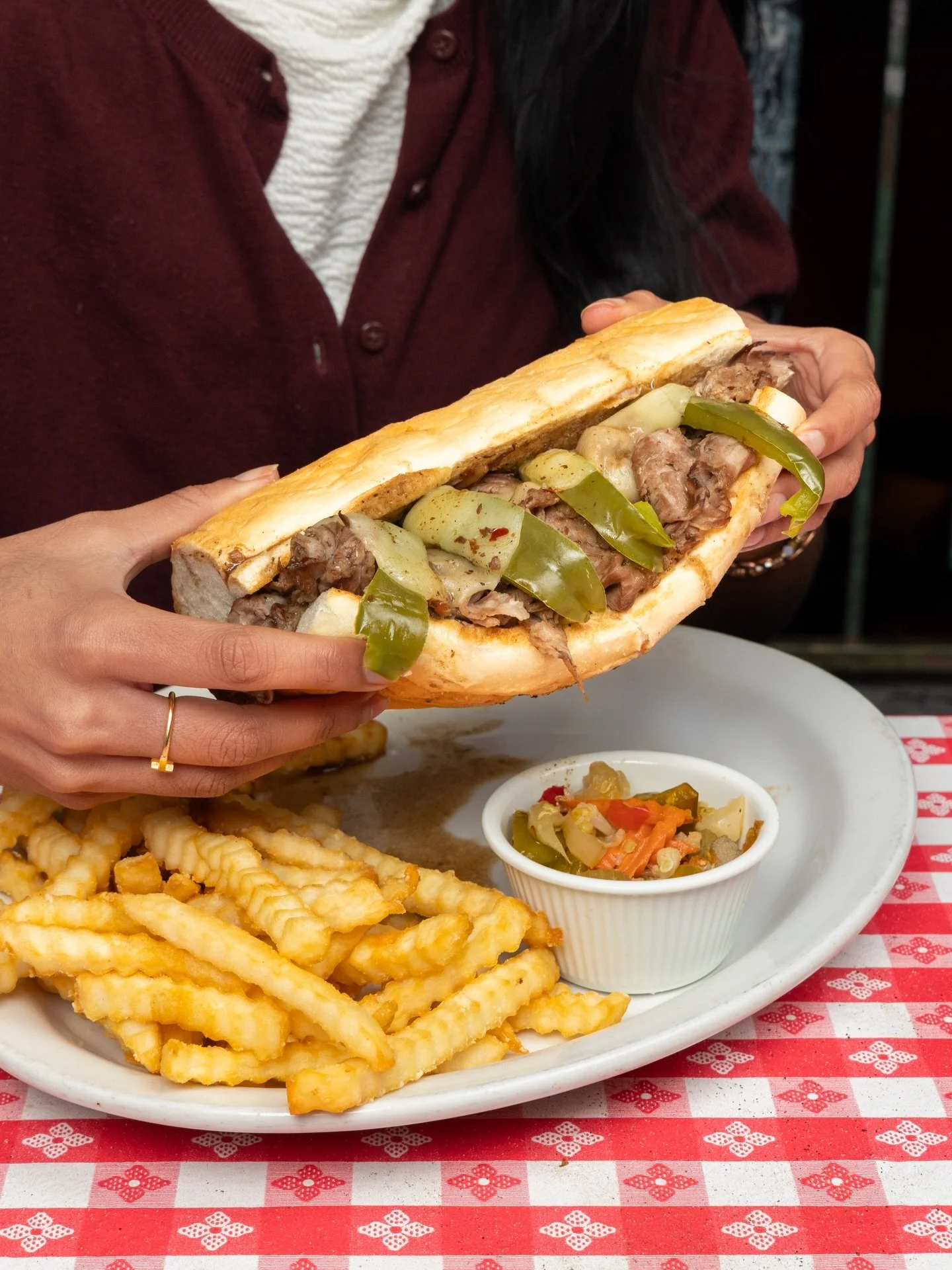 Chicago staples, plain and simple.
An Italian Beef you better grab a napkin for, a Meaty Legend that means business, and an Original Gino&rsquo;s Lager to keep it moving. No frills, no fuss &mdash; just how we do it here.

What&rsquo;s your order, Ch