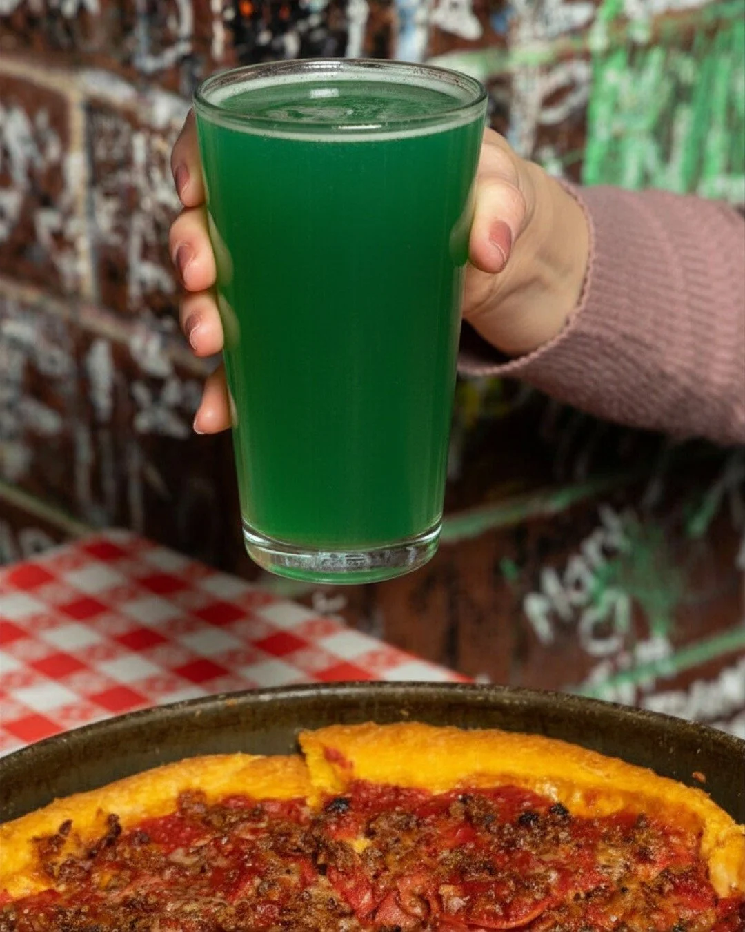 Chicago doesn&rsquo;t just celebrate St. Patrick&rsquo;s Day&hellip; we turn the whole weekend green 🍀🍺

Green beer in hand. Deep dish on the table. Mozz sticks pulling. The city buzzing.

If you&rsquo;re celebrating in Chicago, you already know wh