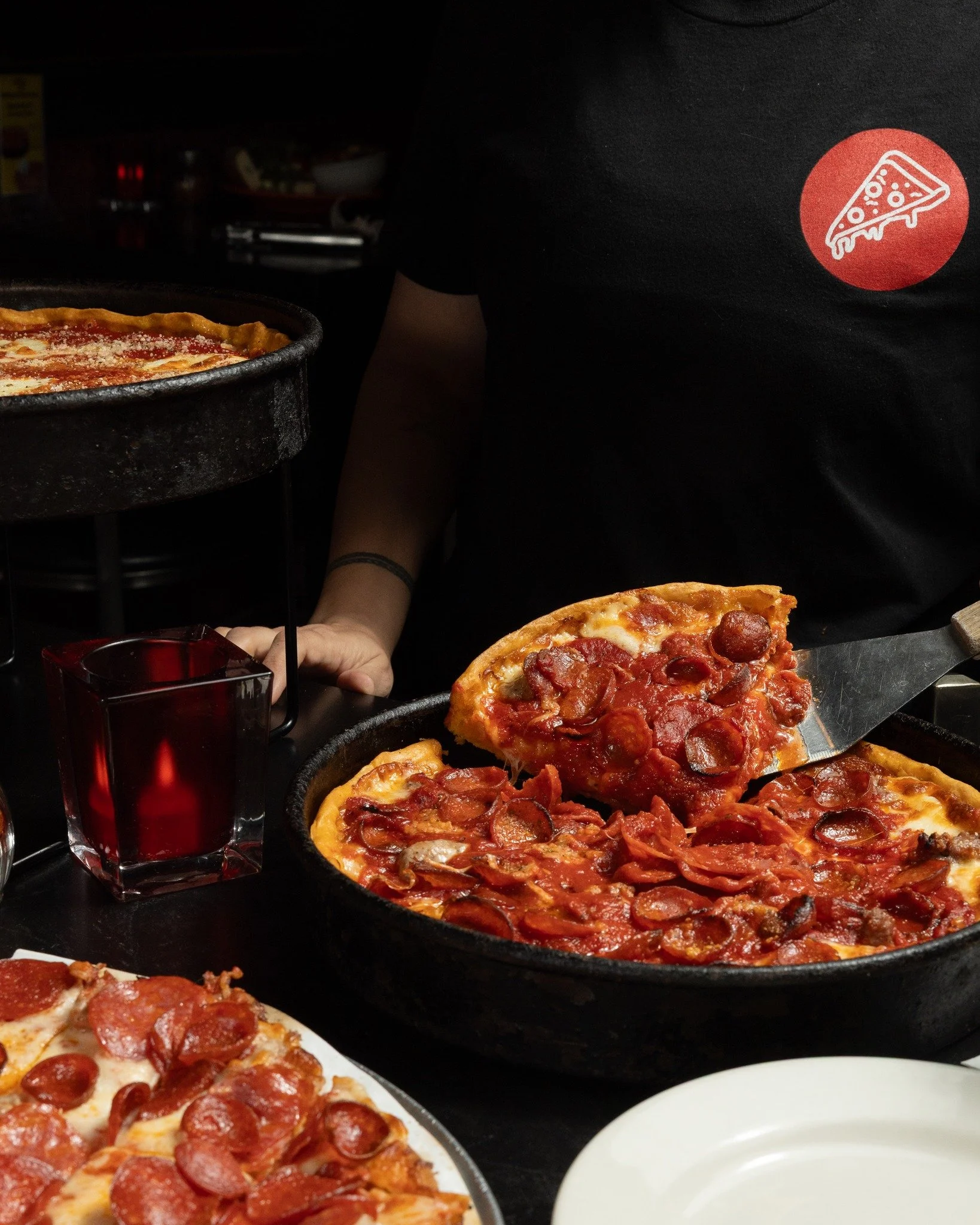 LA, this is how we do deep dish 🌴

That golden crust. That cheese pull. That first slice lifted straight from the pan.

Chicago-born, Sherman Oaks served. Same recipe since 1966, now bringing the heat to the West Coast.

Whether you&rsquo;re a deep 
