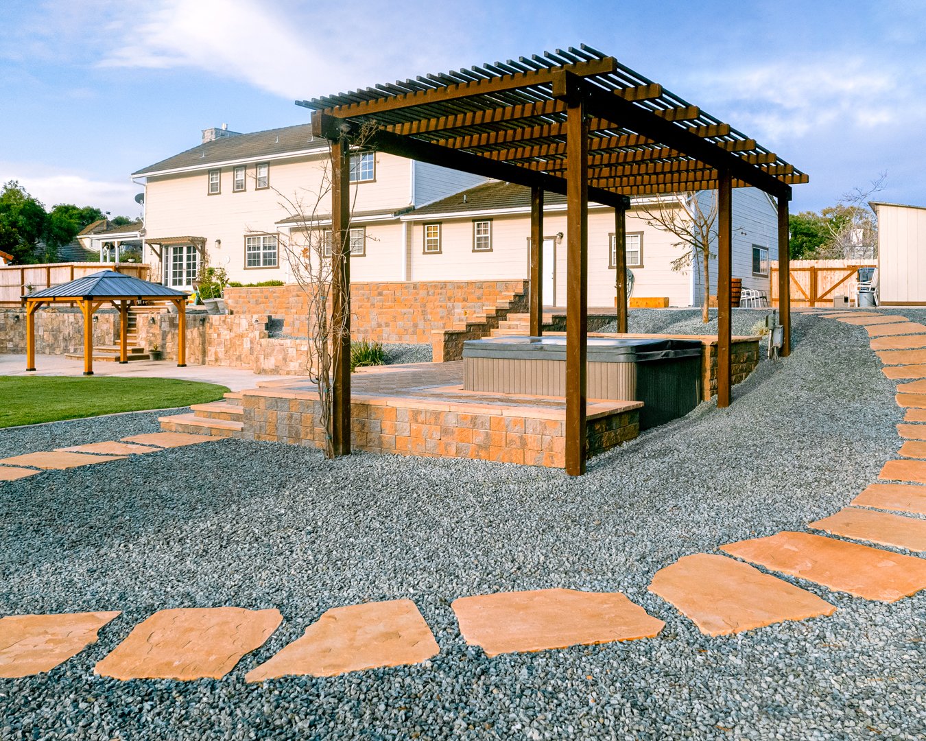 CALSPACE805_home_pic4.jpg
