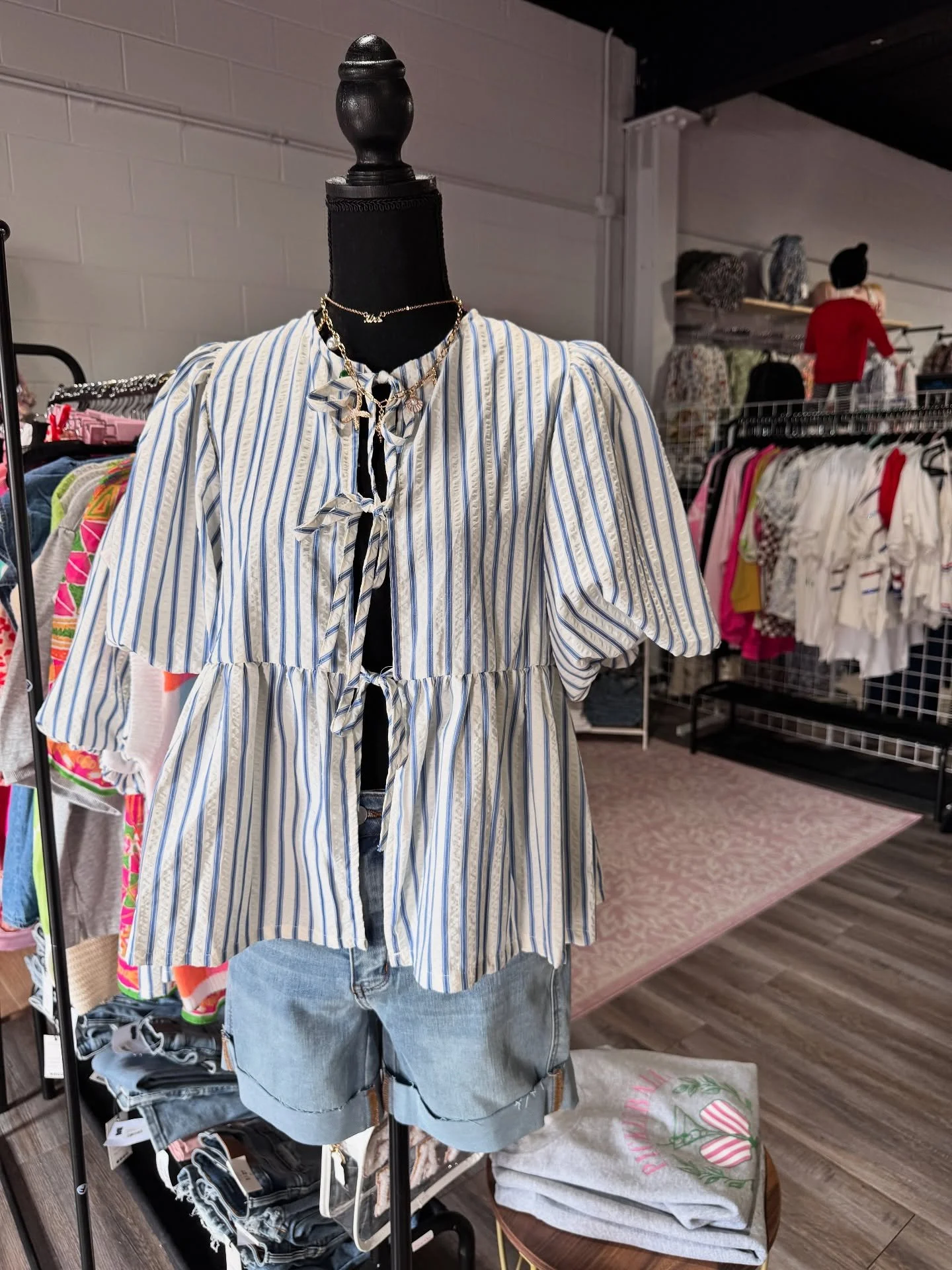 Fourth of July is almost here!! Run &amp; grab your new look!! ❤️🤍💙 

#trending #fourthofjuly #redwhiteandblue #fourthofjulylooks #summeroutfits #amarilloboutique #shoplocal #shopsmall #shopchichaven #tops #shorts #skorts #sequins #tshirts