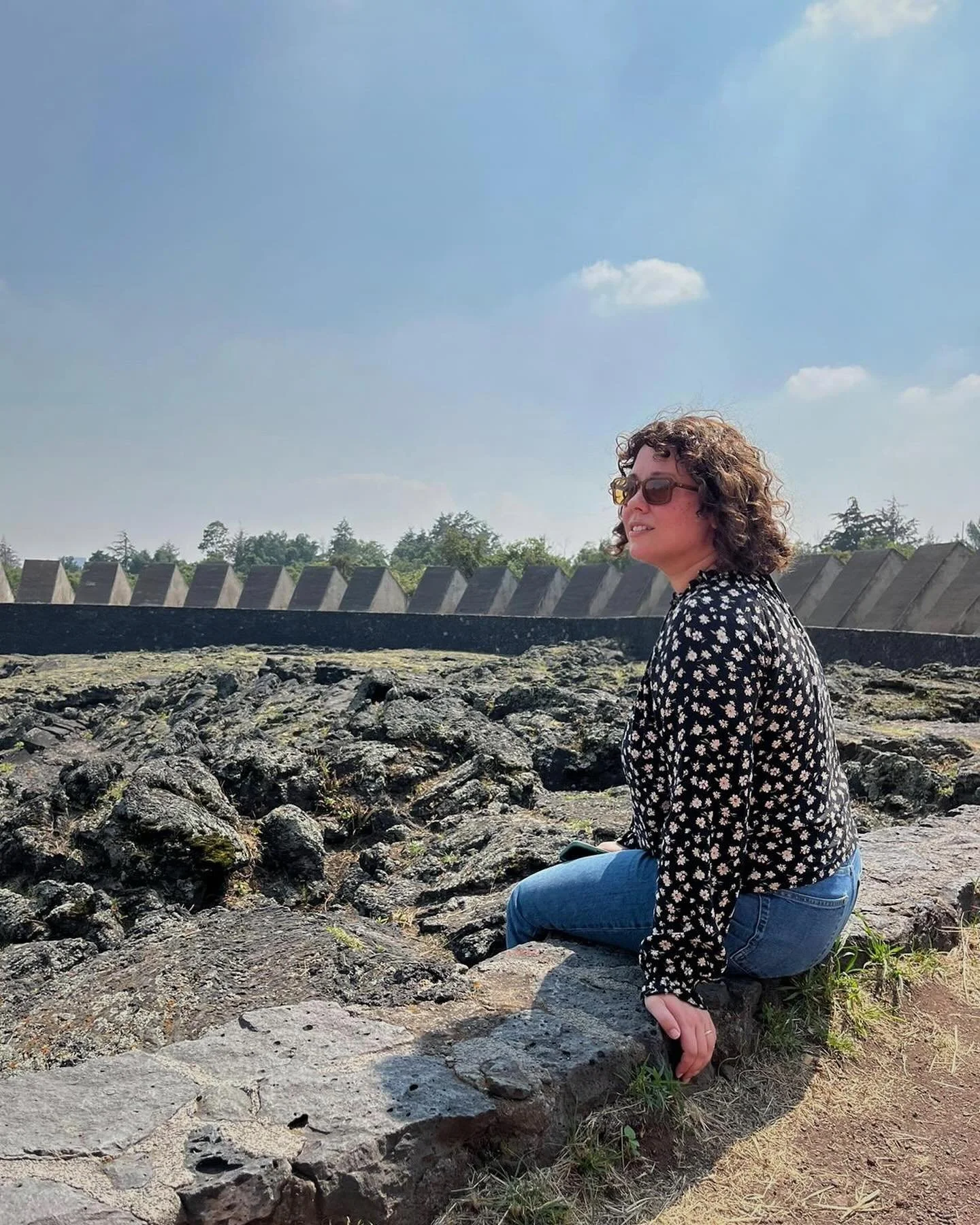 Kudos to @littlelaushop for capturing my essence in photo form. She&rsquo;s unsure, but happy to be here! 

#cdmx #mexico #mexicocity #yycartist